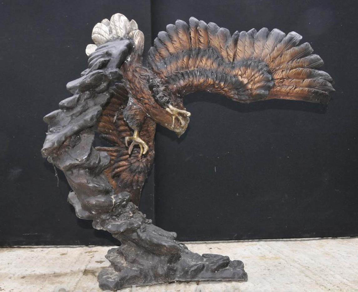 Large 20th Century Bronze Sculpture of an American Bald Eagle In Fair Condition For Sale In London, GB