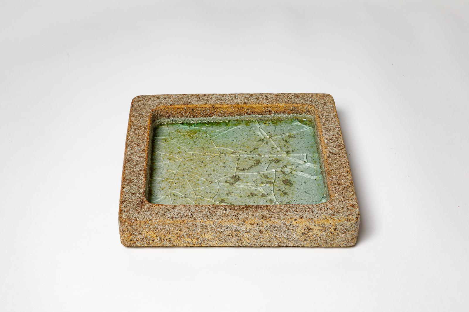 Mid-Century moderno Grande piatto o vide poche in ceramica marrone e verde del XX secolo di Annick Lodereau in vendita
