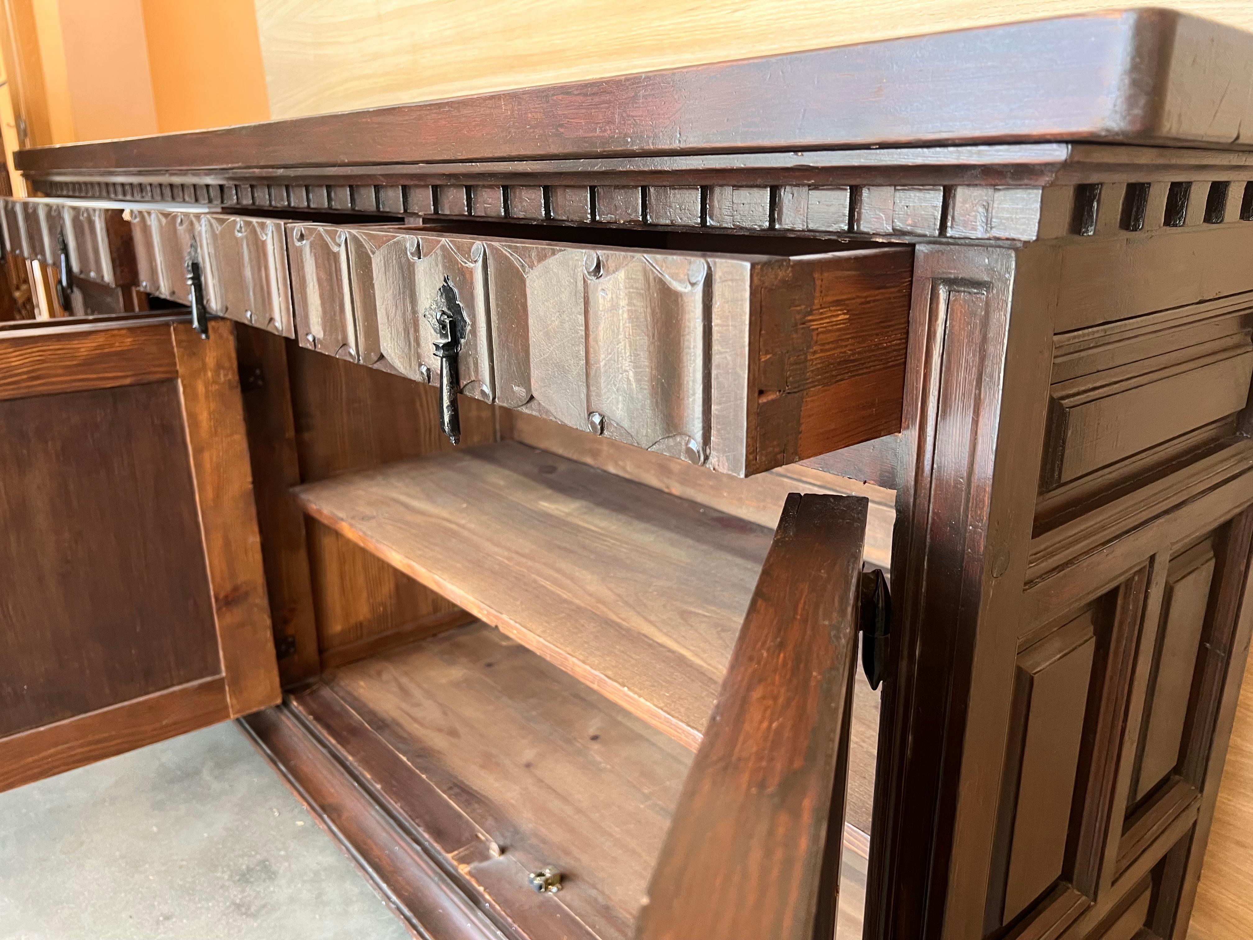 Large 20th Century Catalan Spanish Baroque Carved Walnut Tuscan Credenza or Buff For Sale 8