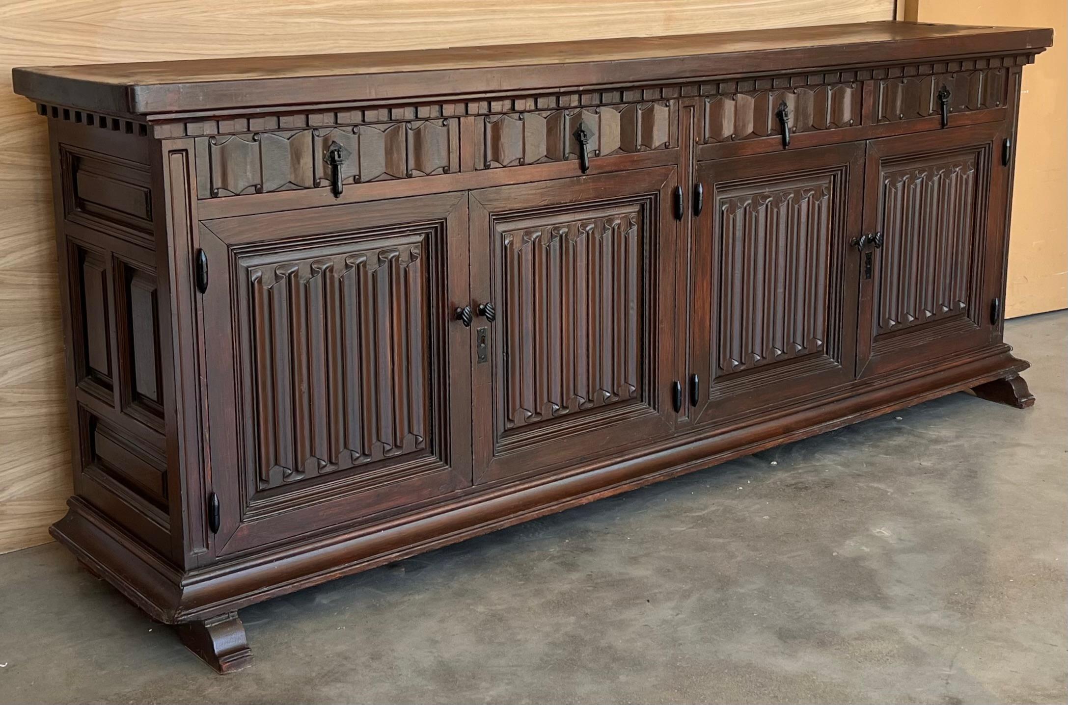 Large 20th Century Catalan Spanish Baroque Carved Walnut Tuscan Credenza or Buff For Sale 1
