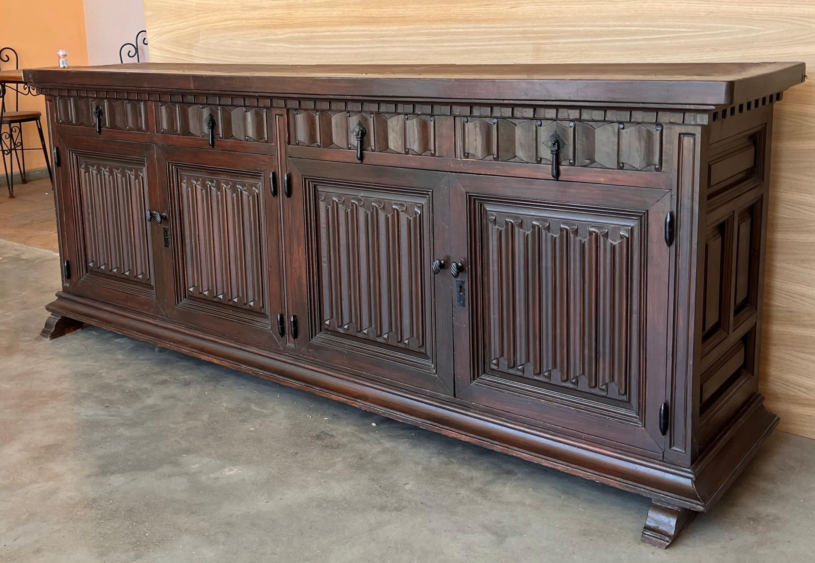 Large 20th Century Catalan Spanish Baroque Carved Walnut Tuscan Credenza or Buff For Sale 2