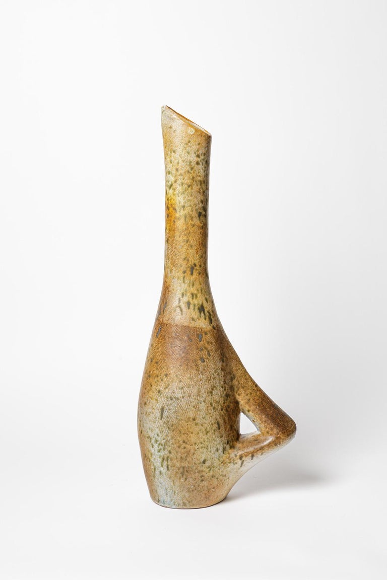 Grand vase ou pichet en céramique du 20ème siècle par Agnes Escala  vallauris 60 cm En vente sur 1stDibs