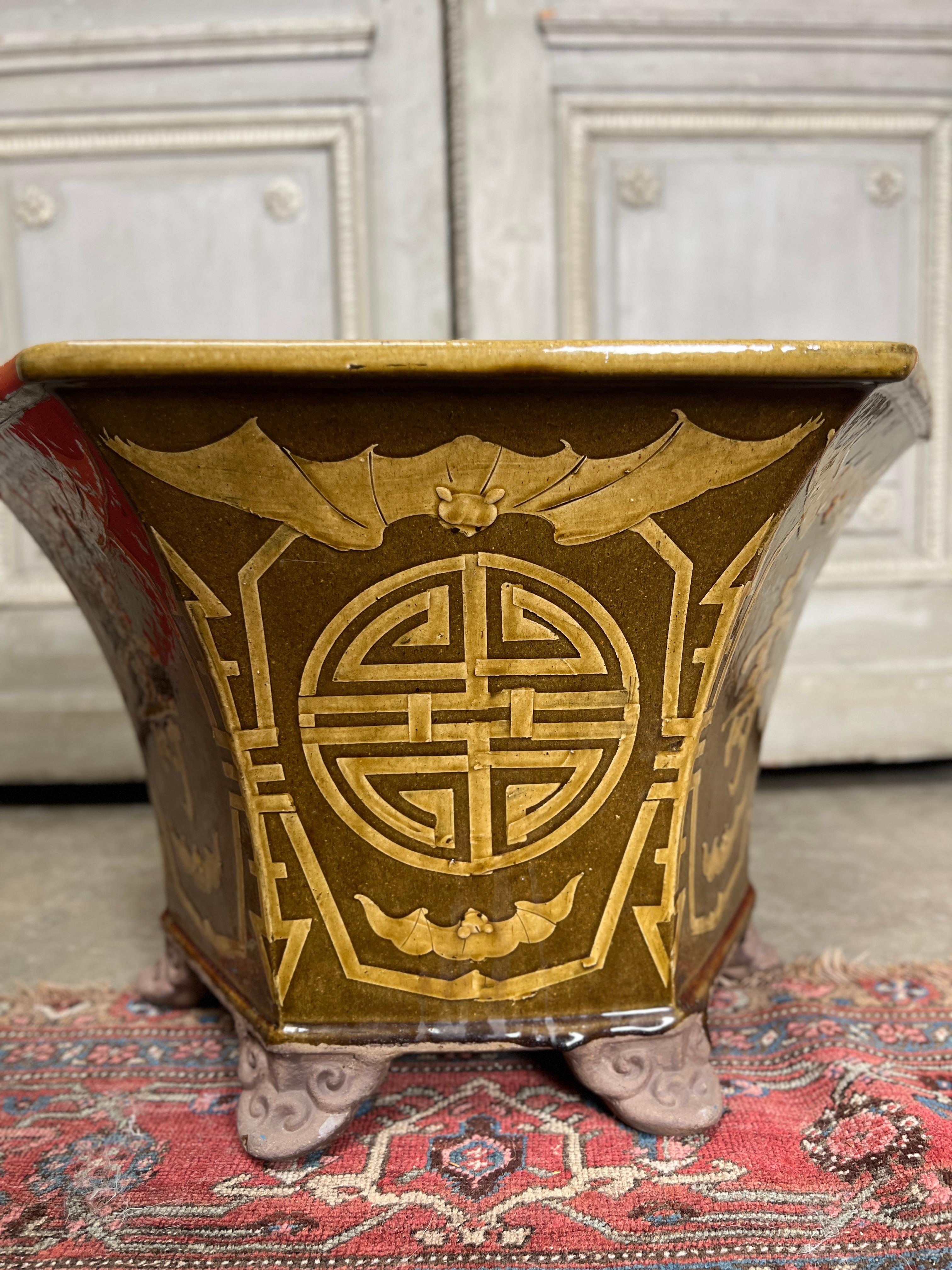 Large 20th Century Chinese Brown and Gold Glazed Earthenware Planter In Good Condition For Sale In Dallas, TX