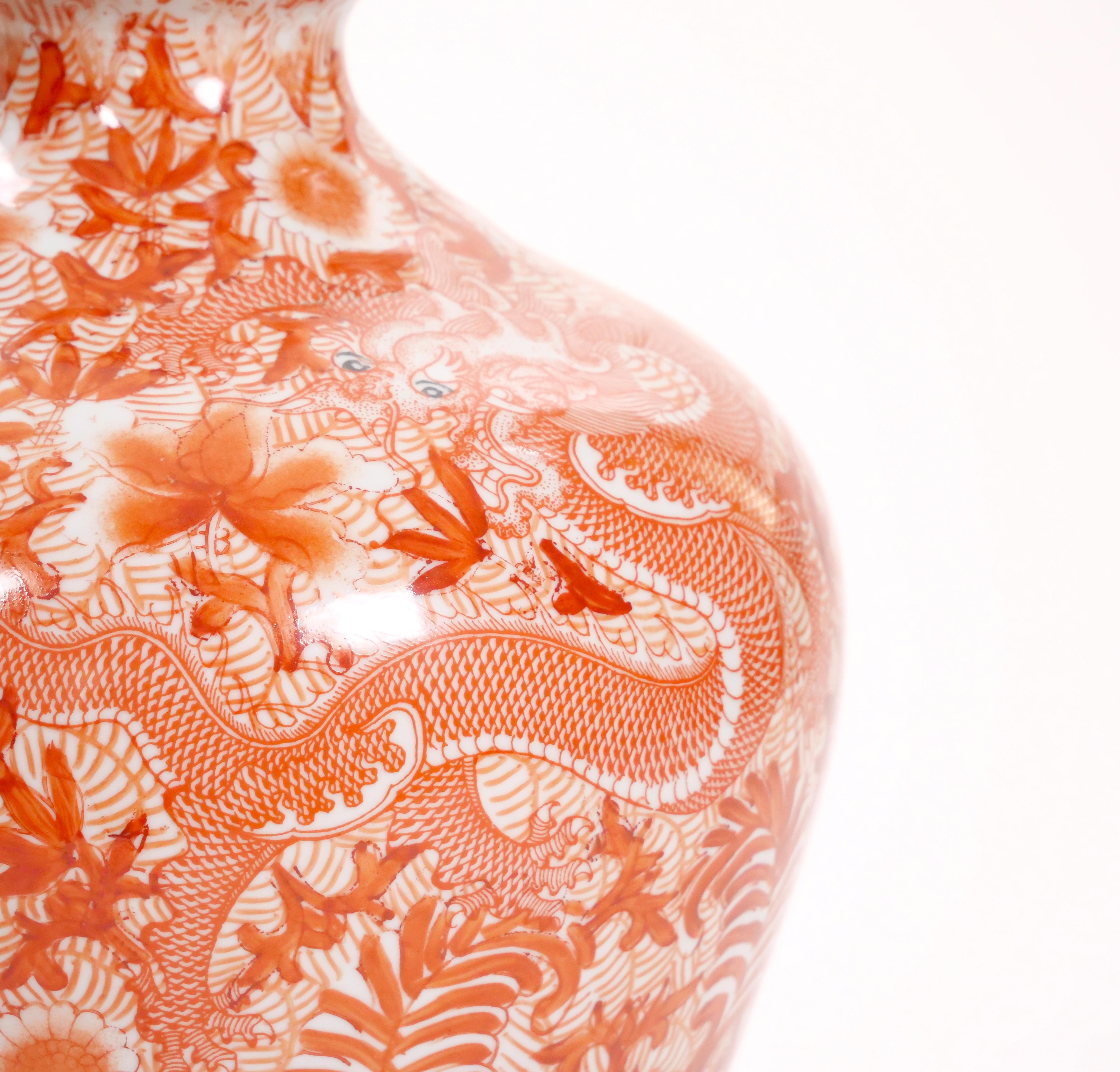 Gran pieza decorativa de porcelana china de exportación del siglo XX Porcelana en venta
