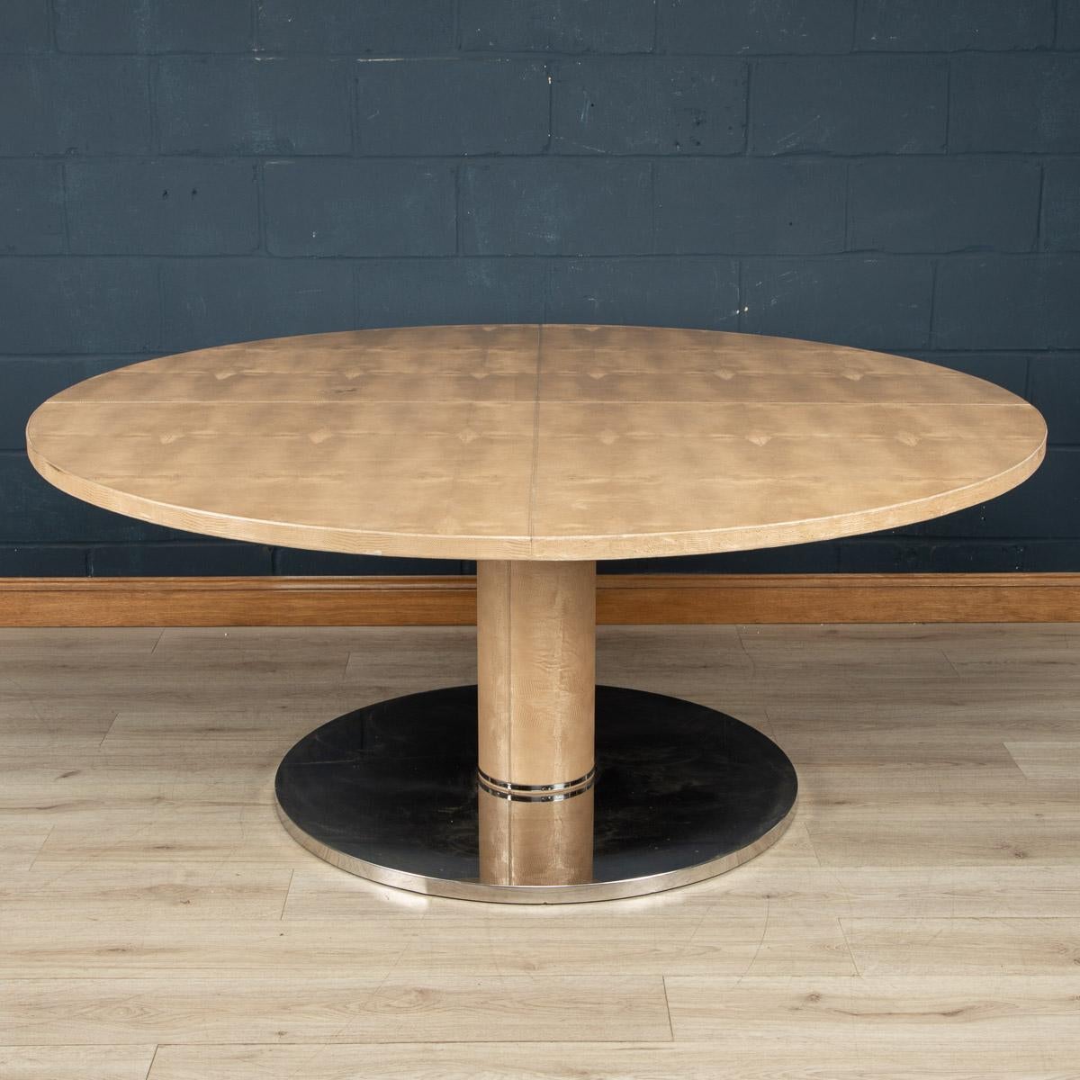 A striking dining table or centre table made in Italy by Fendi. Around the latter part of the 20th century the world renowned maker Fendi joined other famous fashion brands like Hermes and Ralph Lauren in producing home furnishings.

Condition
In