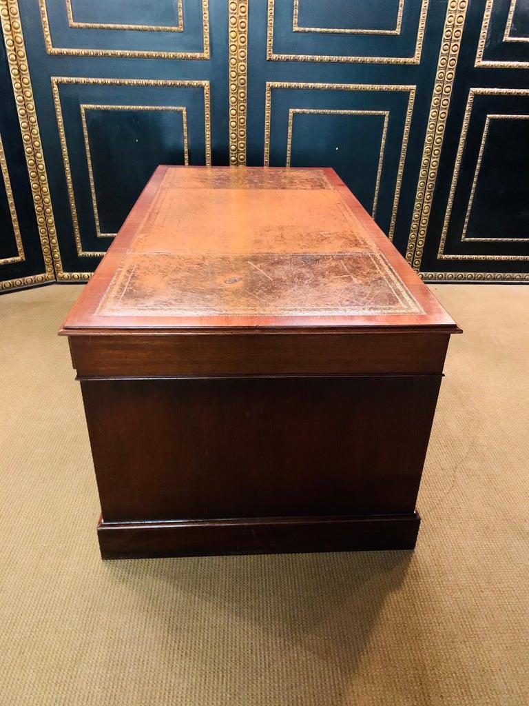 Großer originaler englischer Classic-Schreibtisch des 20. Jahrhunderts, ca. 1910-1920 im Angebot 1