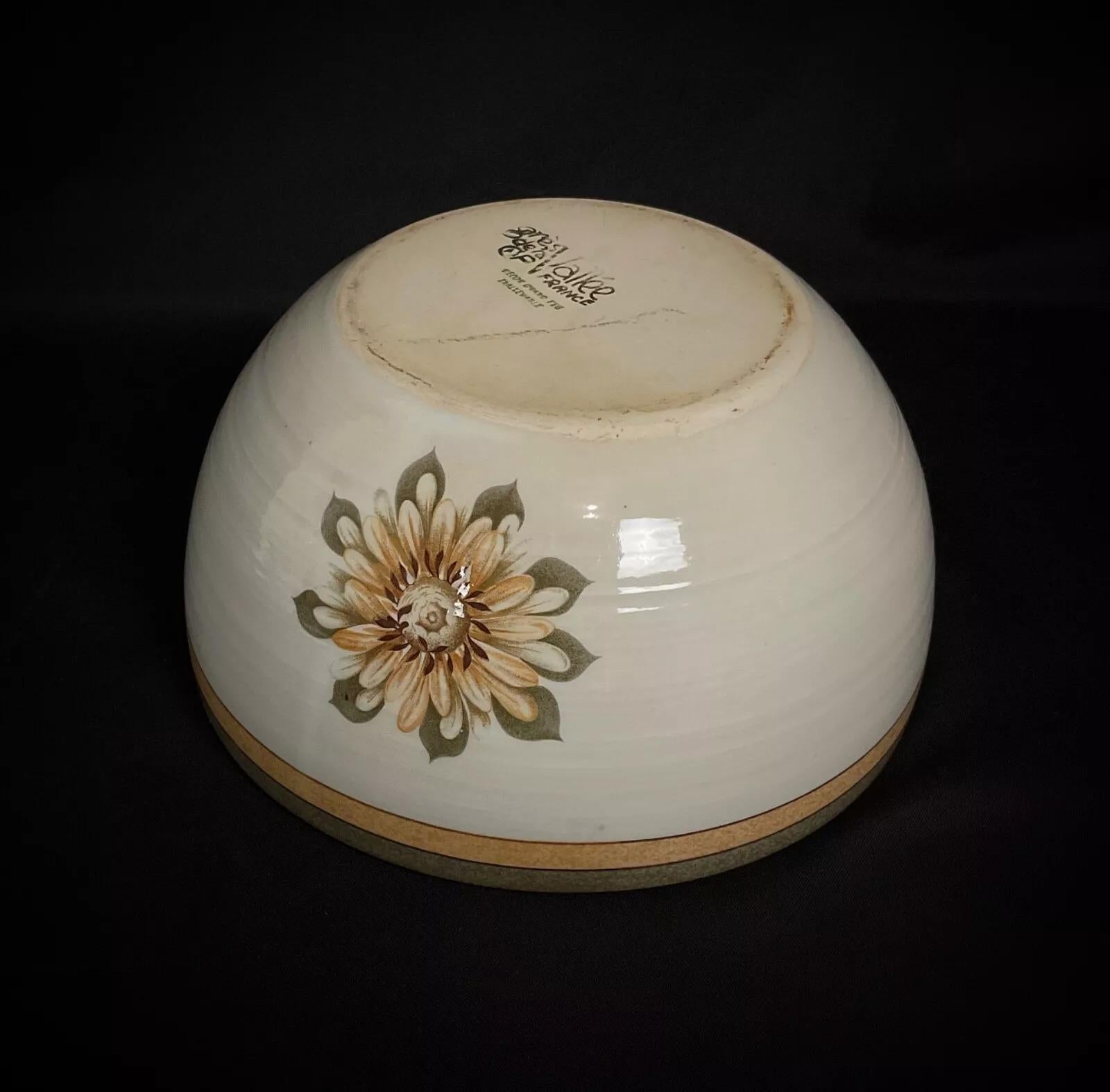 Superbe saladier vintage en grès de CNP, décoré selon la technique exquise du 
