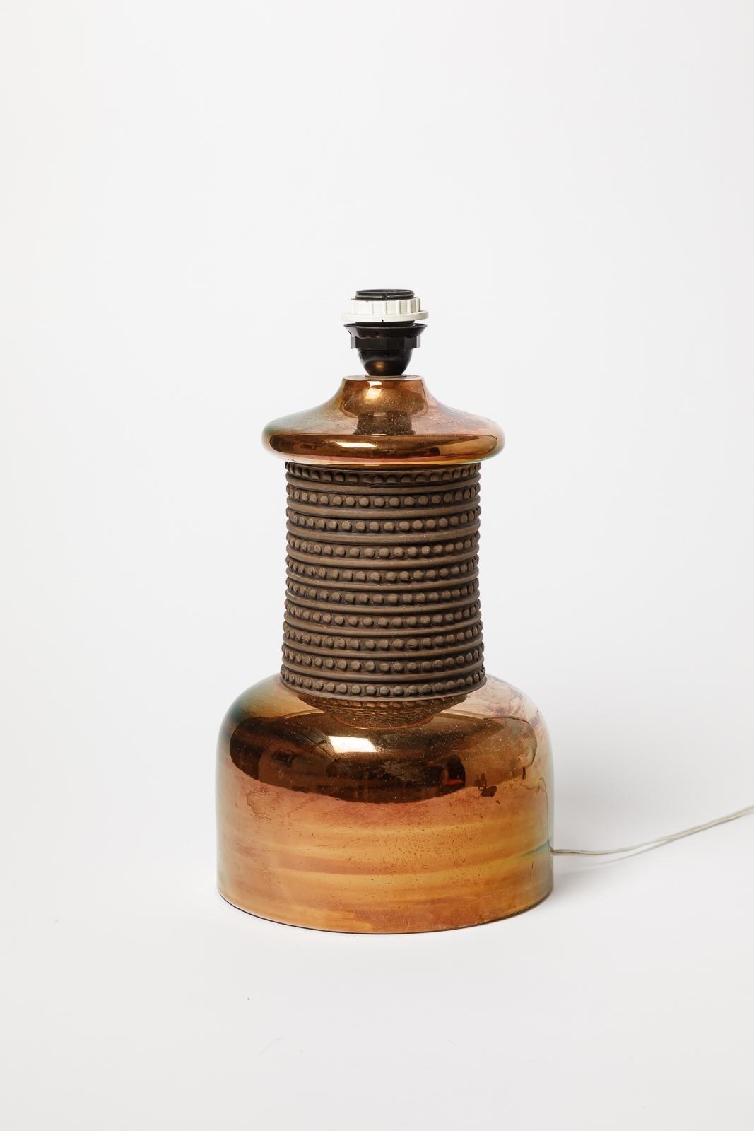 Francese Grande lampada da tavolo in ceramica ramata nera e lucida del XX secolo 36 cm in vendita