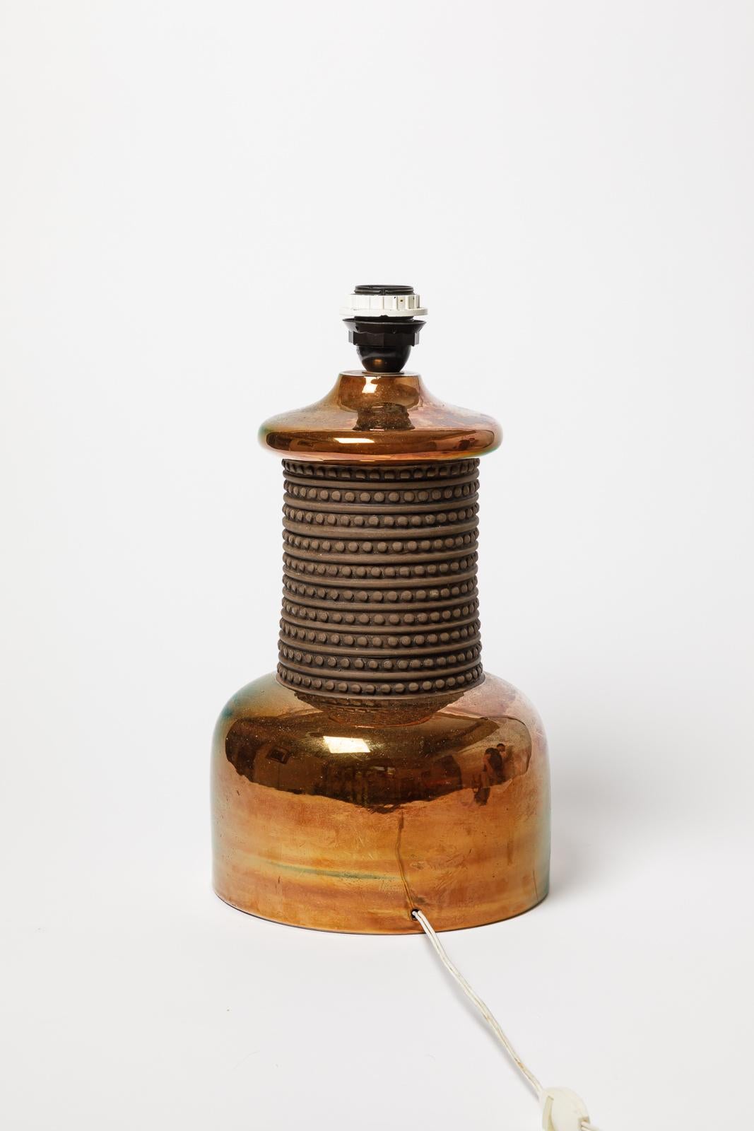 Grande lampada da tavolo in ceramica ramata nera e lucida del XX secolo 36 cm In condizioni ottime in vendita a Neuilly-en- sancerre, FR