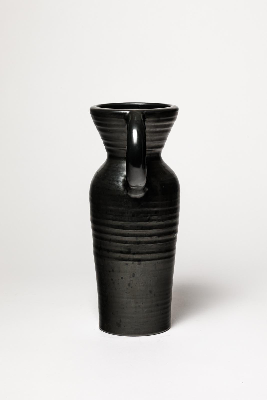 Francese Grande vaso in ceramica nera di design del XX secolo di Accolay, circa 1950, firmato 37 cm in vendita