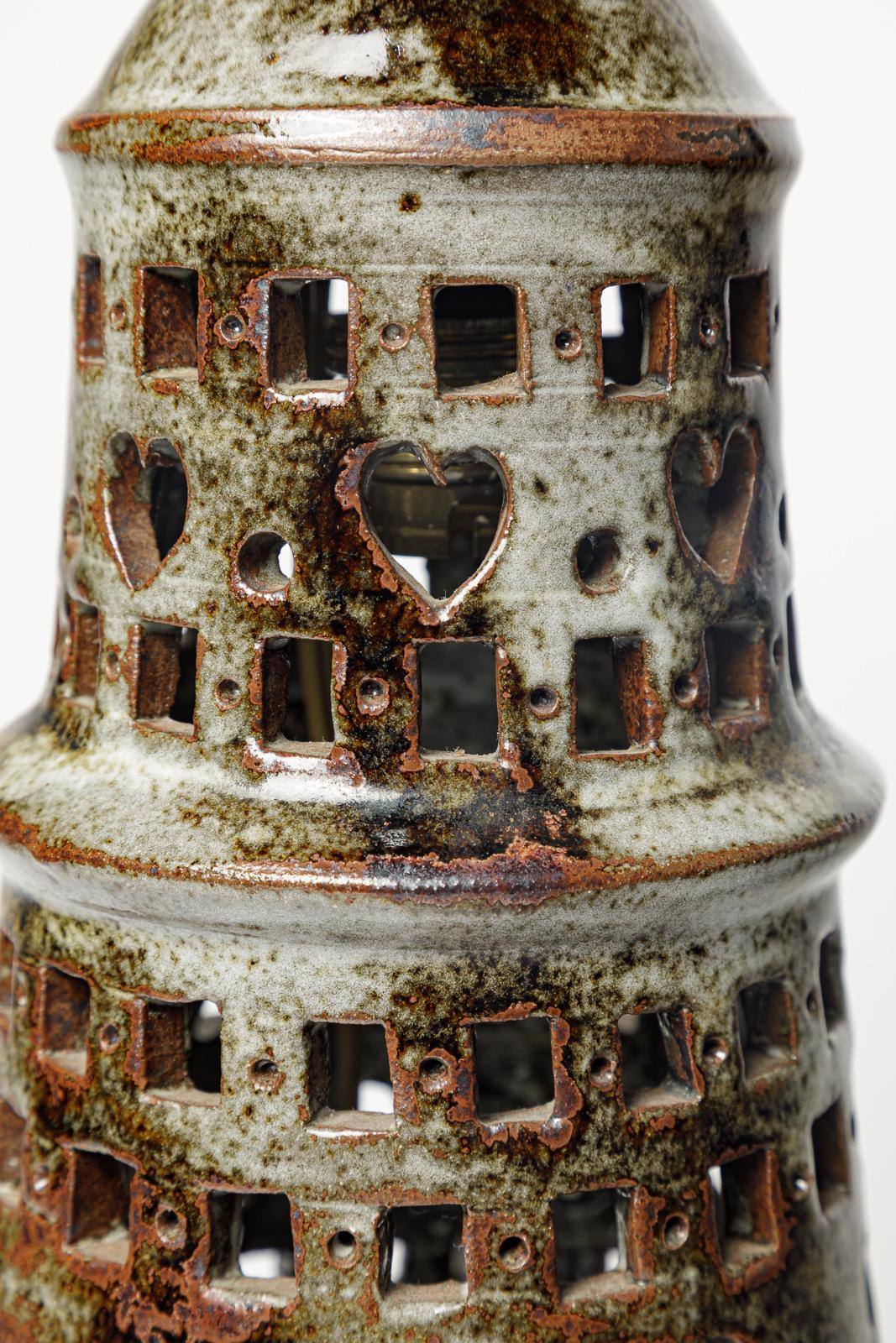 20ième siècle Grande lampe de table en céramique grise et brune, design du 20e siècle, par T and C Robert. en vente