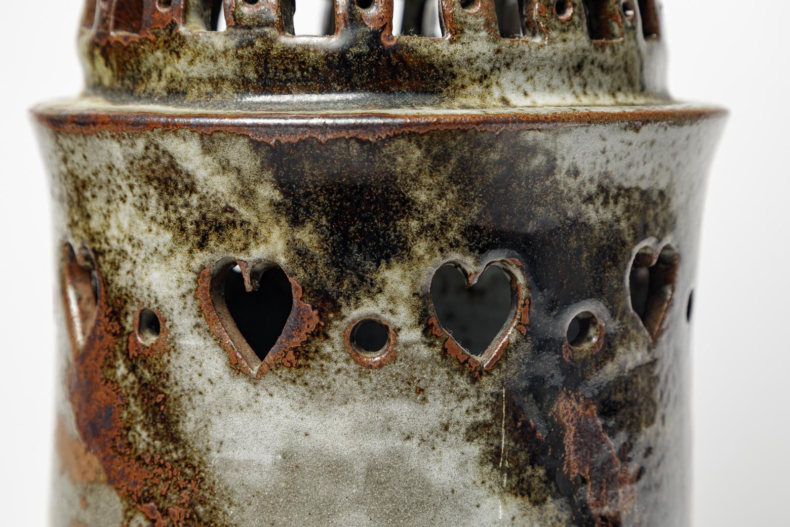 Céramique Grande lampe de table en céramique grise et brune, design du 20e siècle, par T and C Robert. en vente