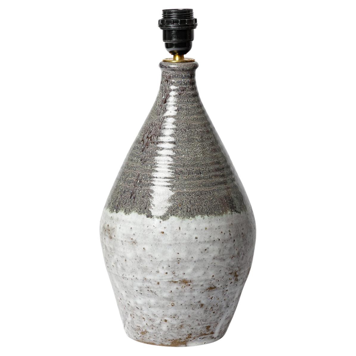 grande lampe de table en céramique grise et blanche design du 20e siècle circa 1970 en vente