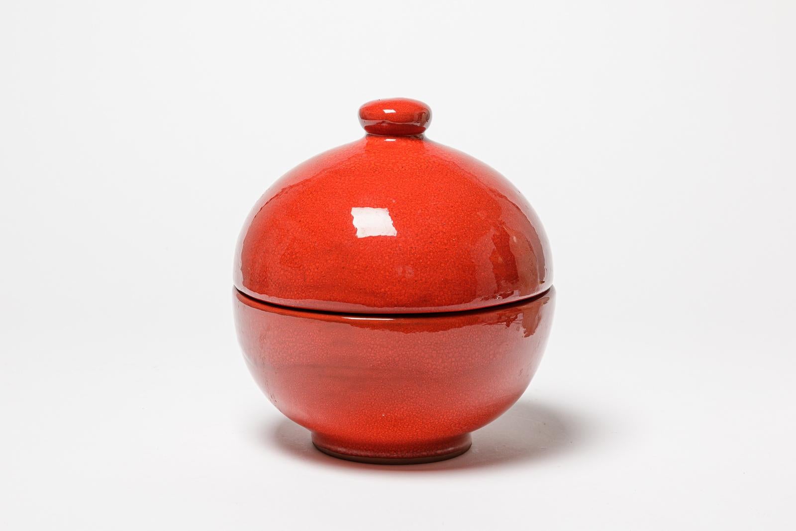 Gran maceta decorativa de cerámica roja de diseño del siglo XX estilo 1970 de Ruelland Moderno de mediados de siglo en venta