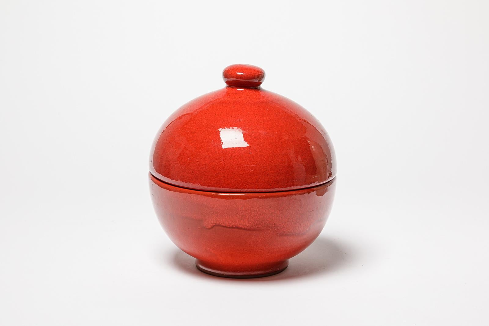 Gran maceta decorativa de cerámica roja de diseño del siglo XX estilo 1970 de Ruelland en Excelente estado para la venta en Neuilly-en- sancerre, FR