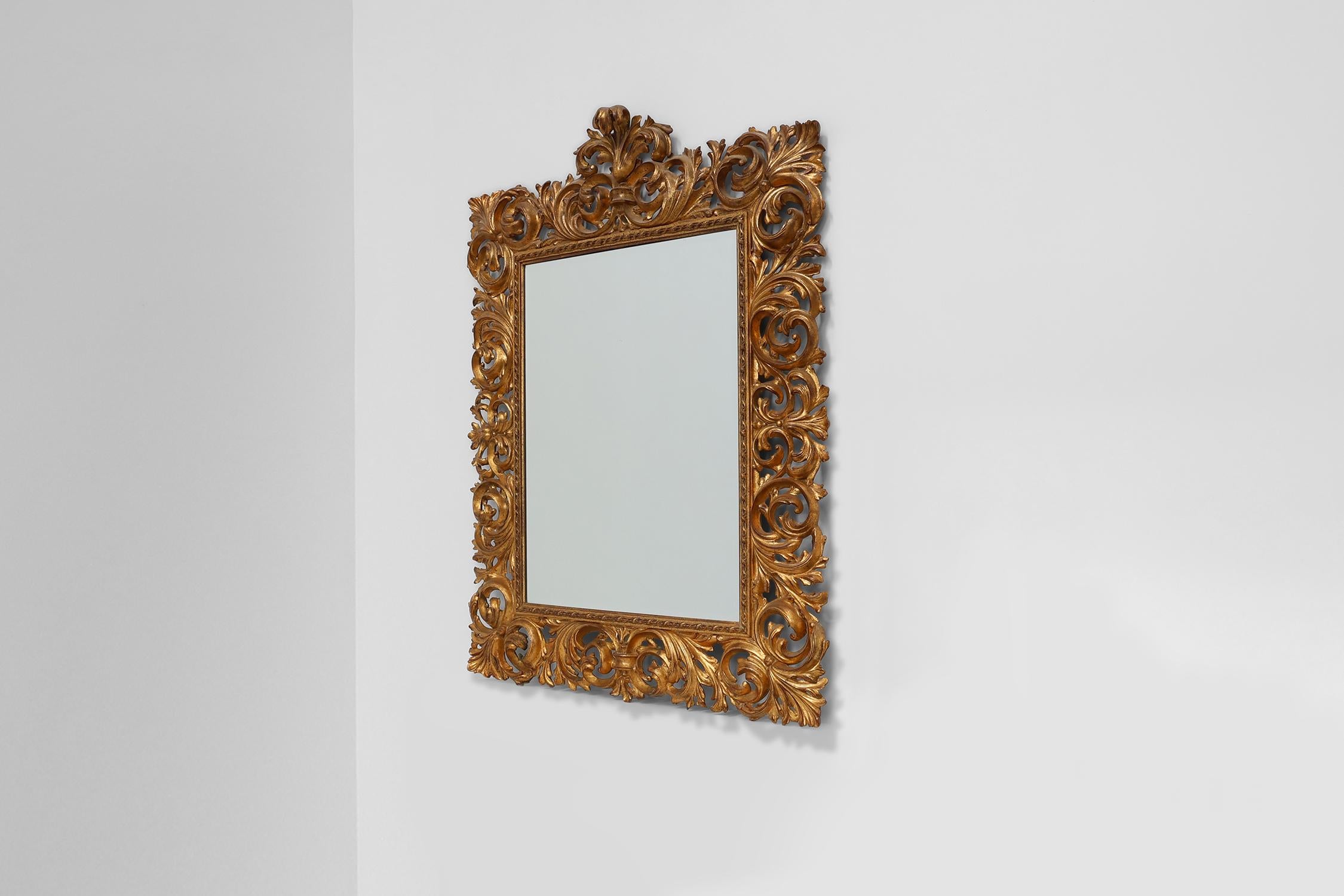 Large 20th Century Italian Baroque style richly decorated wall mirror For Sale 2
