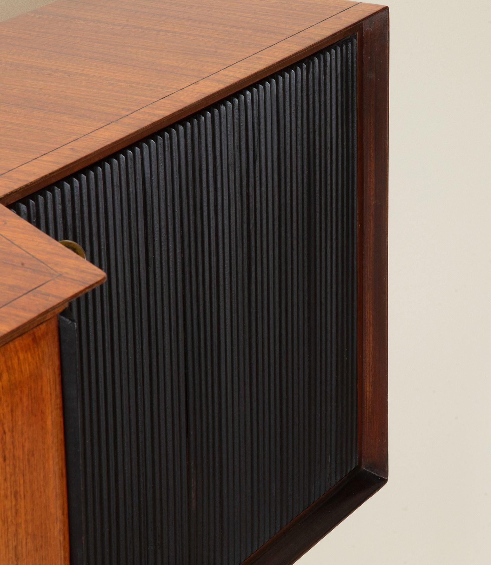 Mid-Century Modern Large 20th Century Italian Sideboard by Dassi For Sale