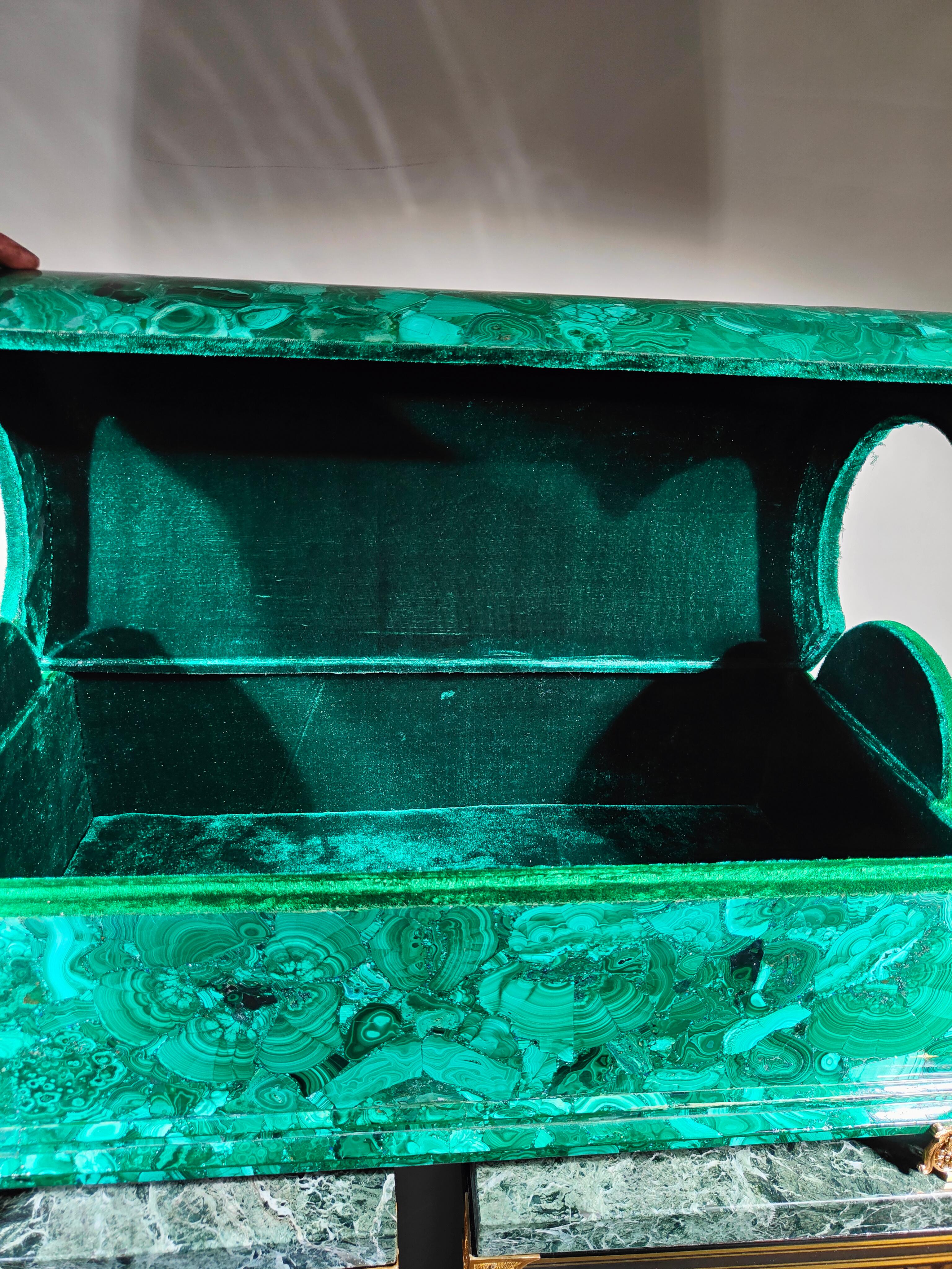 Large 20th Century Malachite Box 70 x 40 x 33 cm For Sale 16