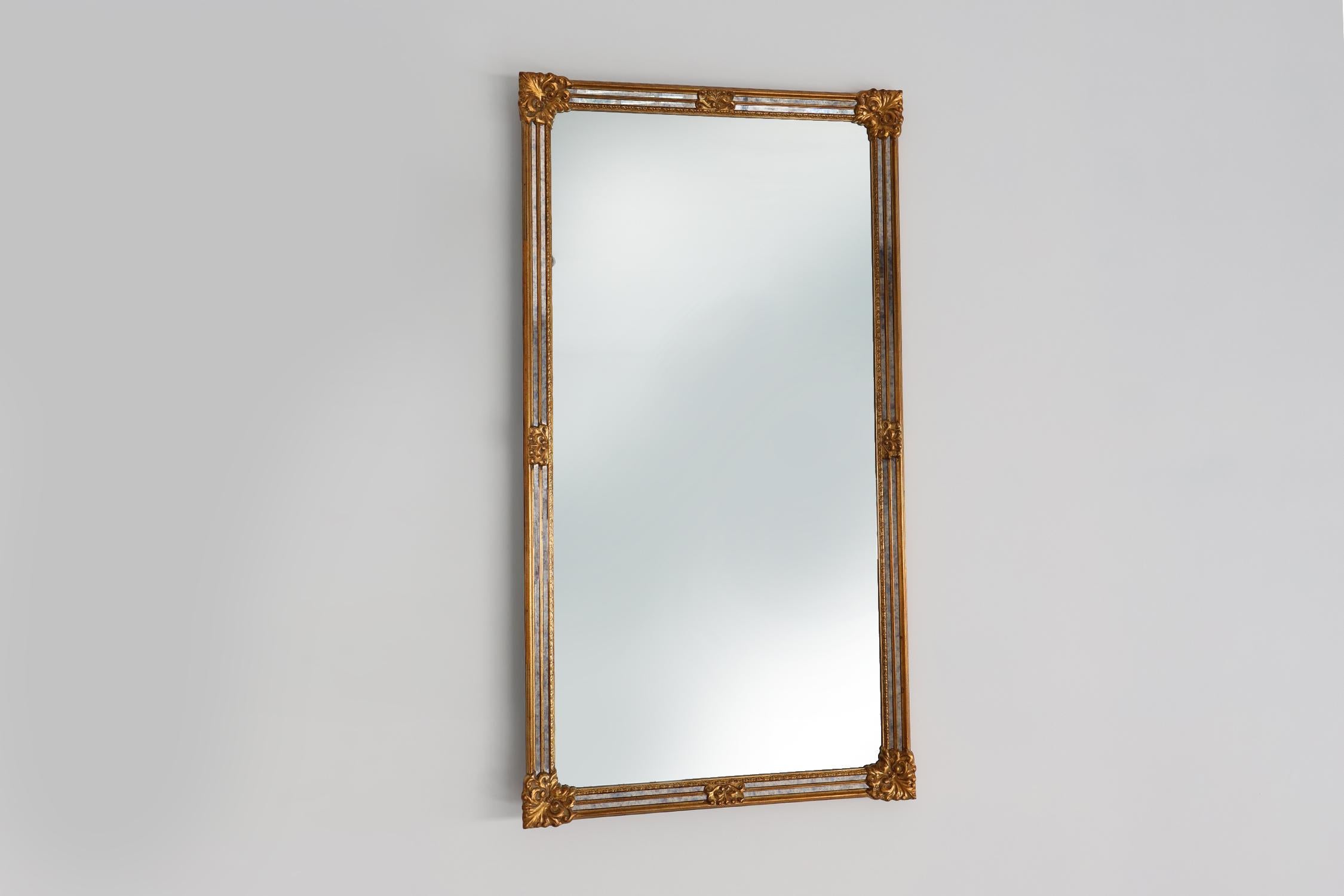 Gran espejo rectangular dorado Deknudt del siglo XX de estilo barroco, Bélgica en venta 3