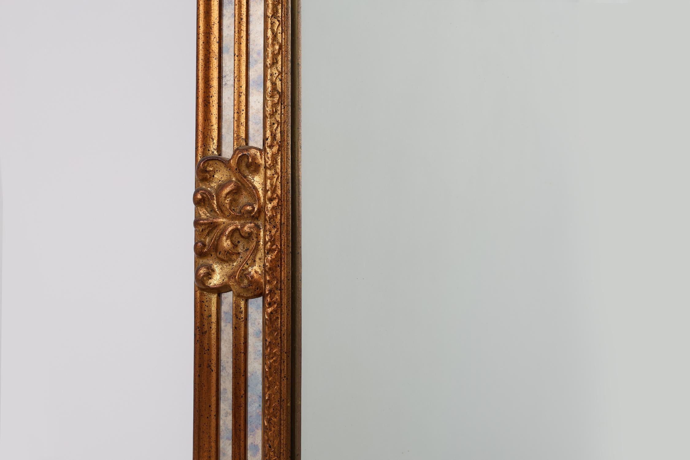 Gran espejo rectangular dorado Deknudt del siglo XX de estilo barroco, Bélgica Renacimiento barroco en venta