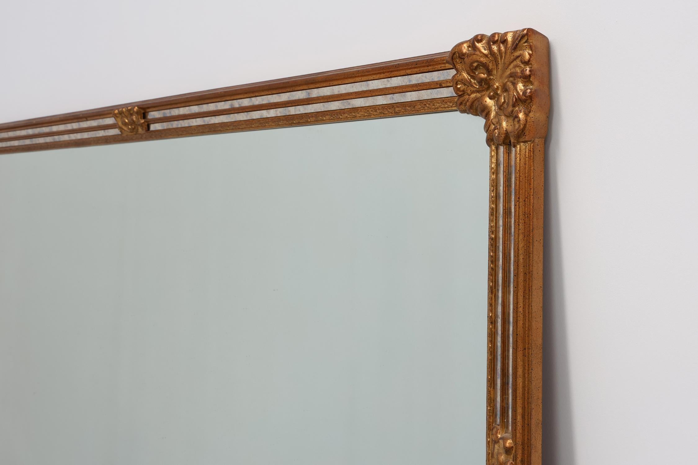 Miroir Grand miroir rectangulaire doré de style baroque, Belgique, 20e siècle en vente