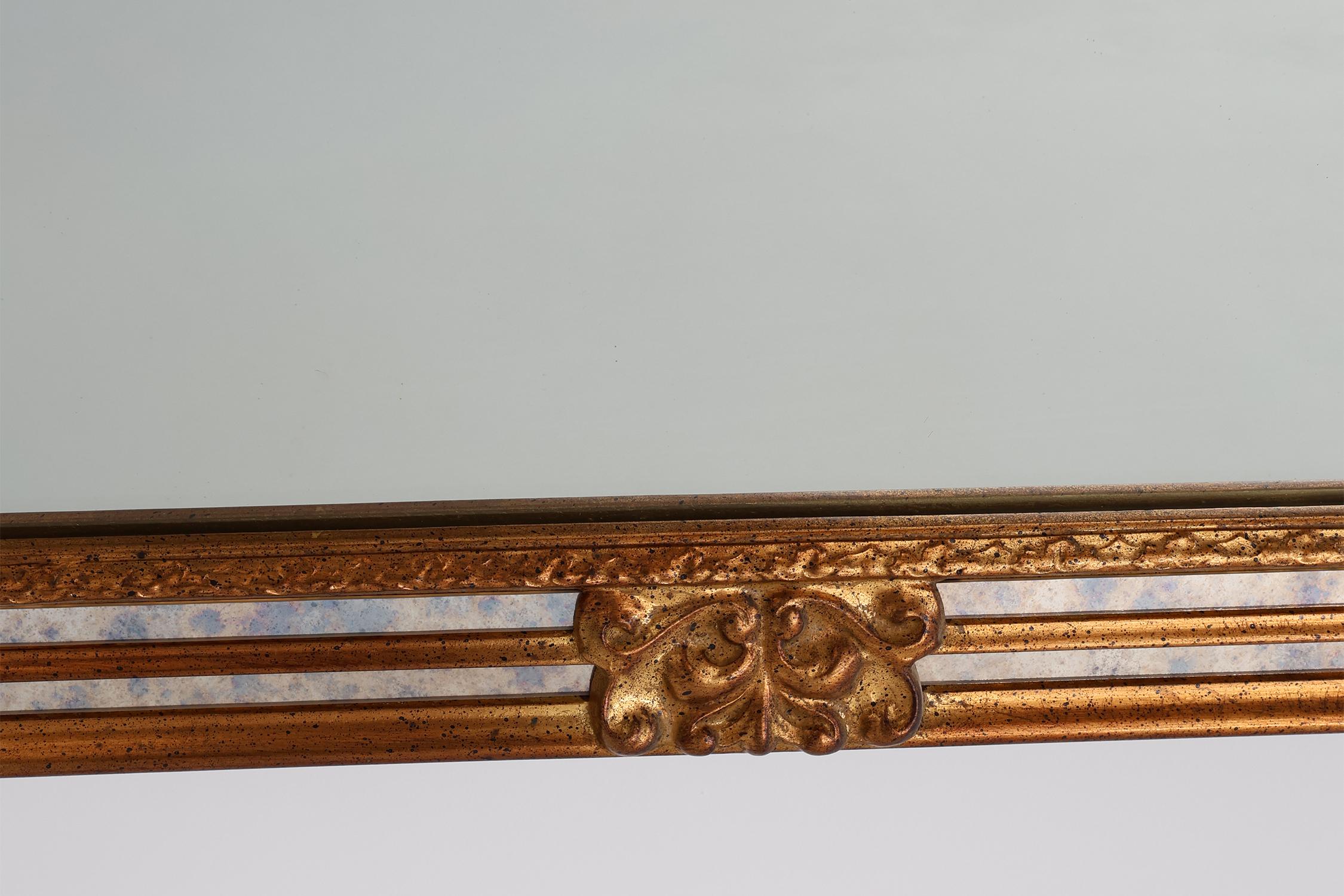 Grand miroir rectangulaire doré de style baroque, Belgique, 20e siècle en vente 2