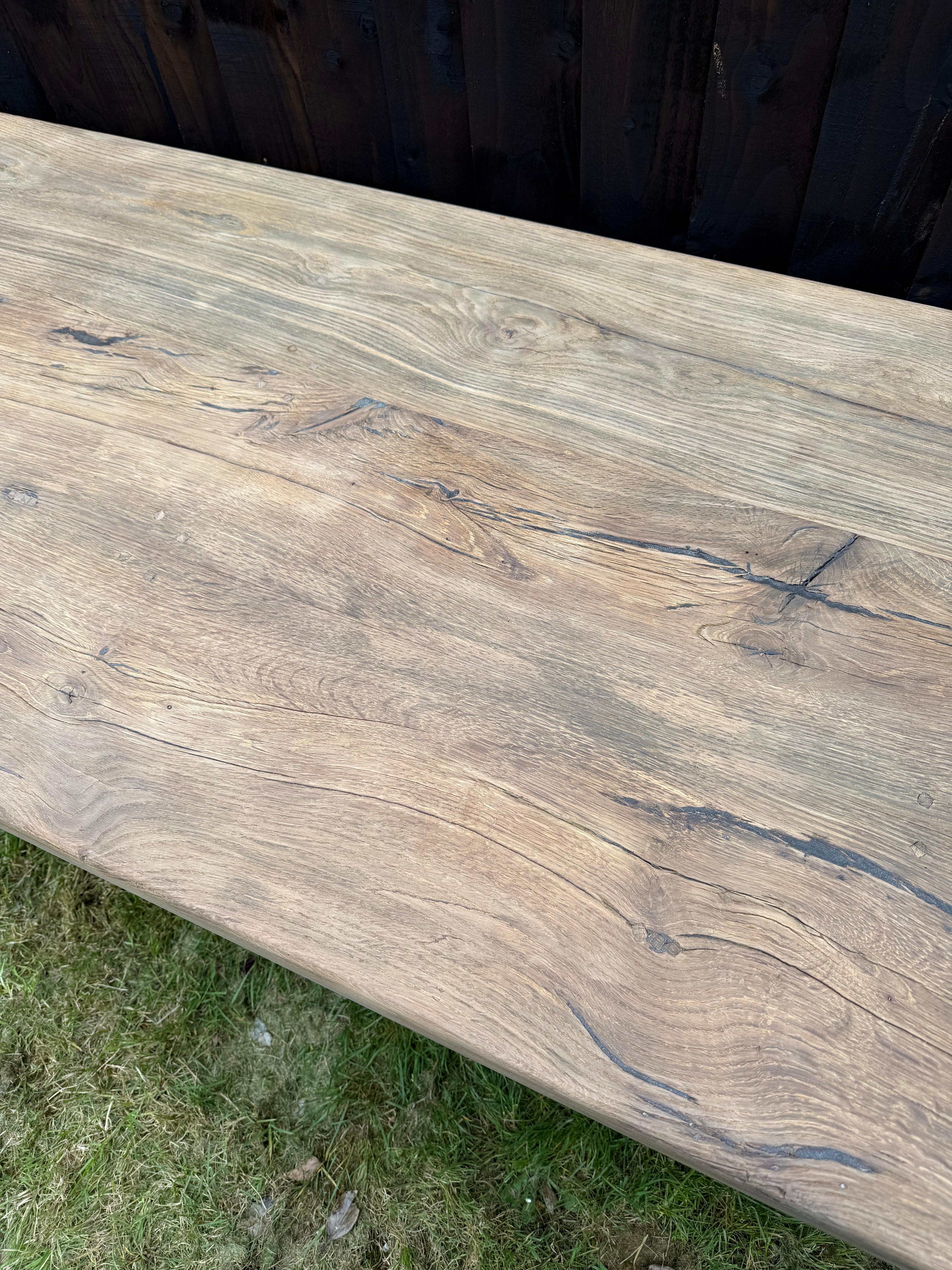 Oak Large 20th century scrubbed oak coffee table For Sale