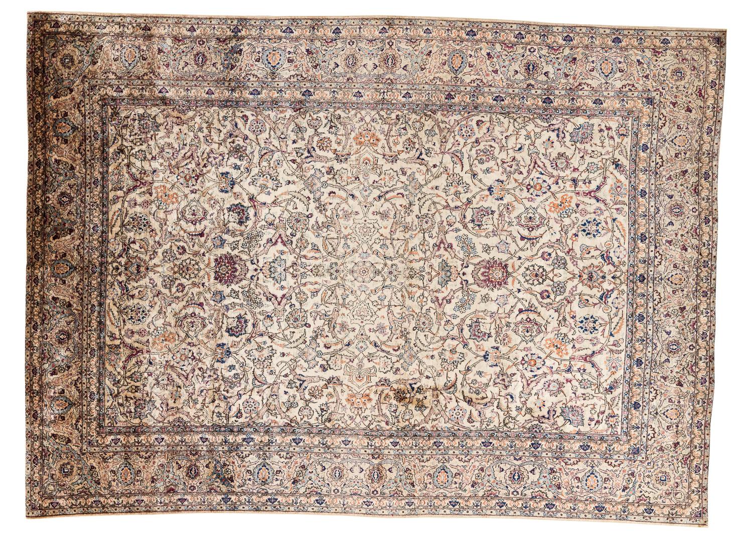 Grand tapis en soie Kashan du 20e siècle dans les tons ivoire, bleu et rose en vente 1