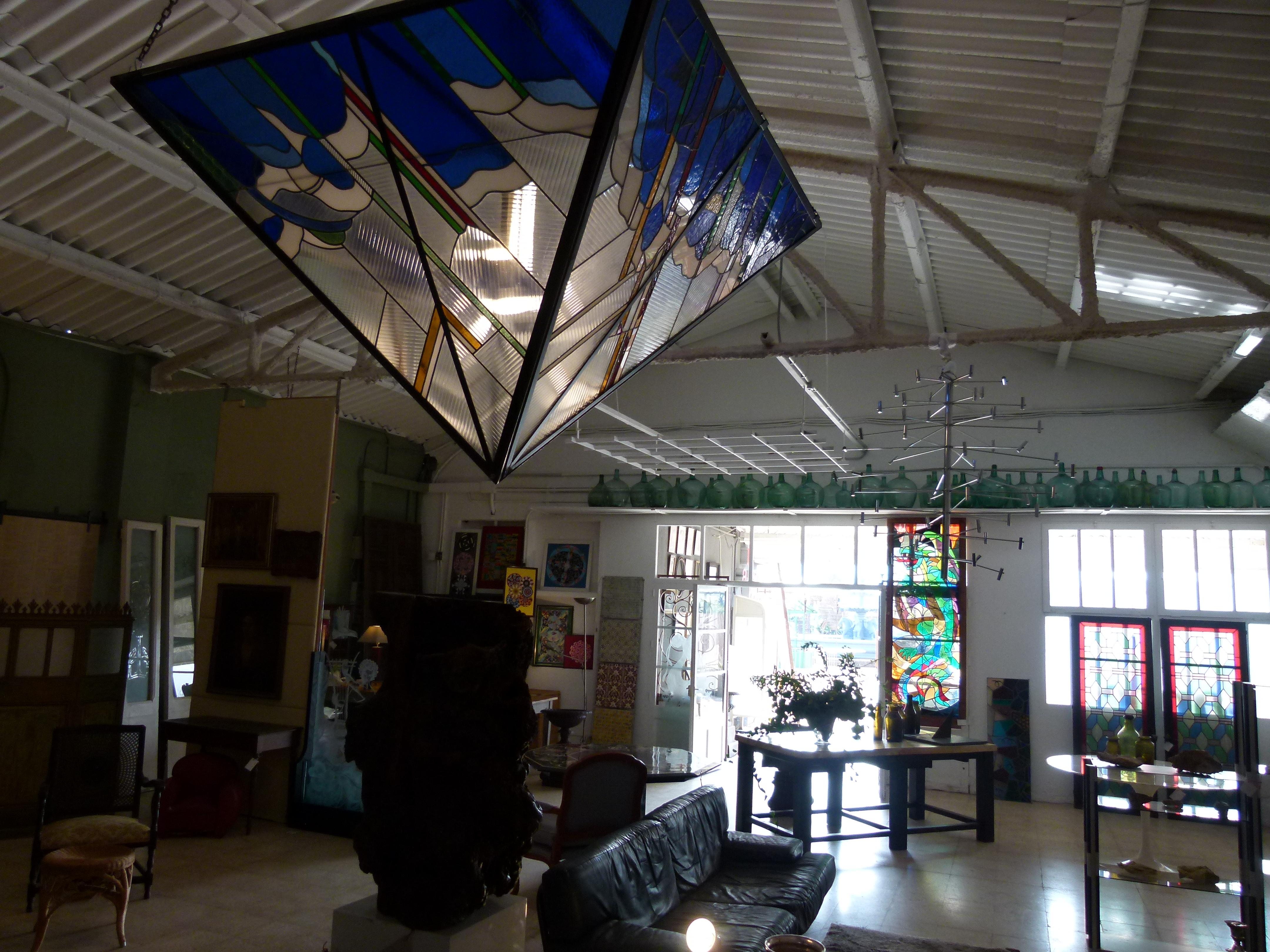 Large 20th Century Stained Glass Ceiling Light In Good Condition In Vulpellac, Girona