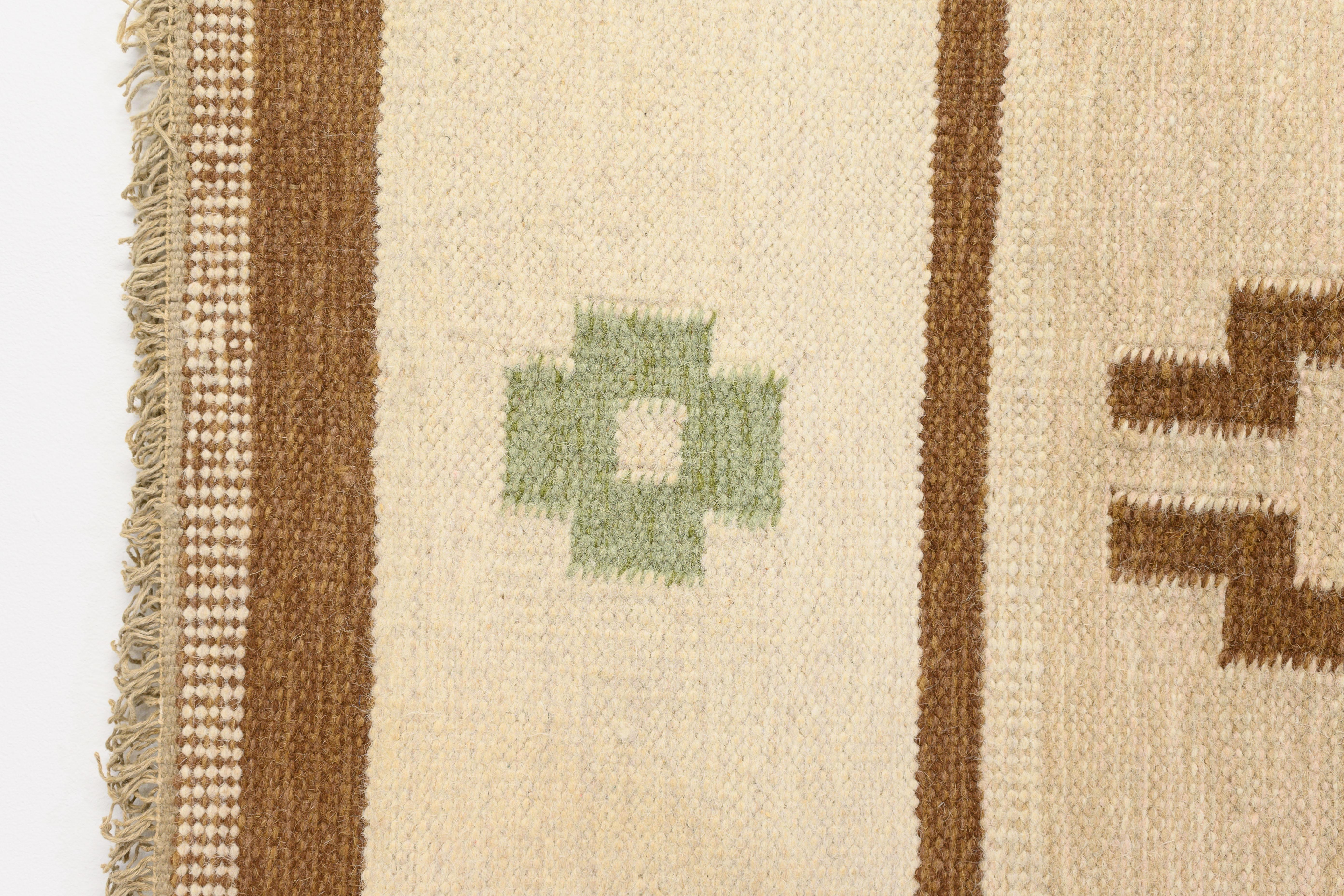 Large 20th Century Swedish Kilim in Tones of Browns and Creams In Good Condition For Sale In London, England