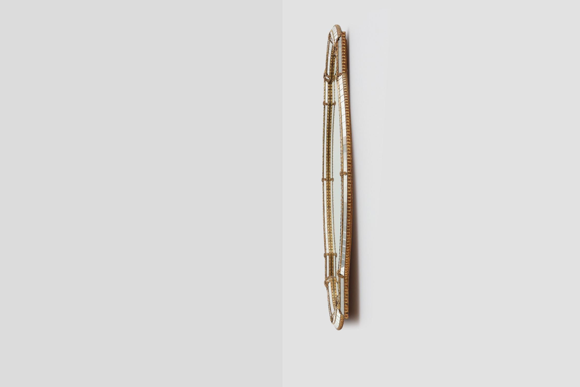 Grand miroir trapézoïdal en laiton et mosaïque de style vénitien du 20e siècle en vente 1