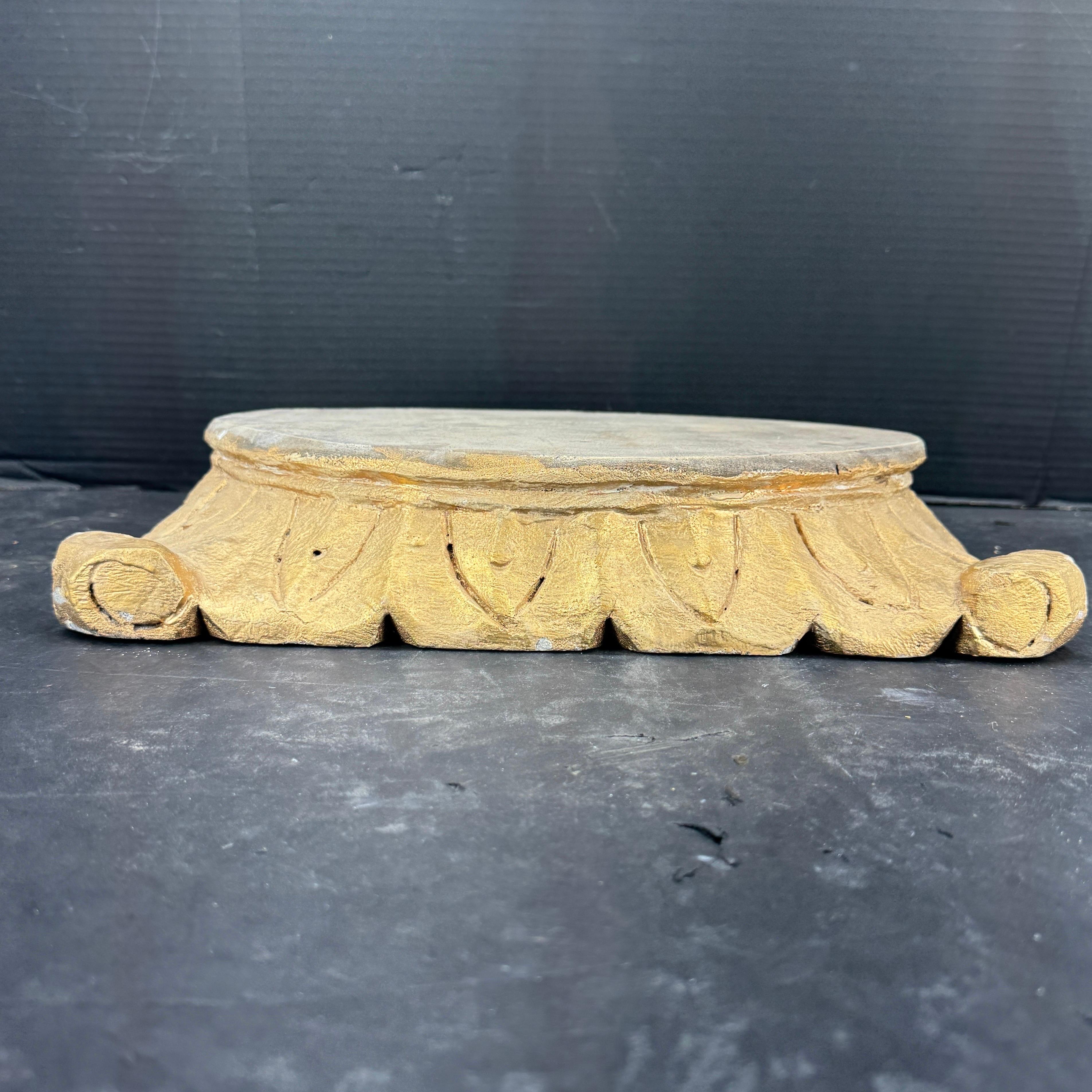Grand centre de table architectural en bois du 20e siècle The Pedestal Stand Centerpiece en vente 6