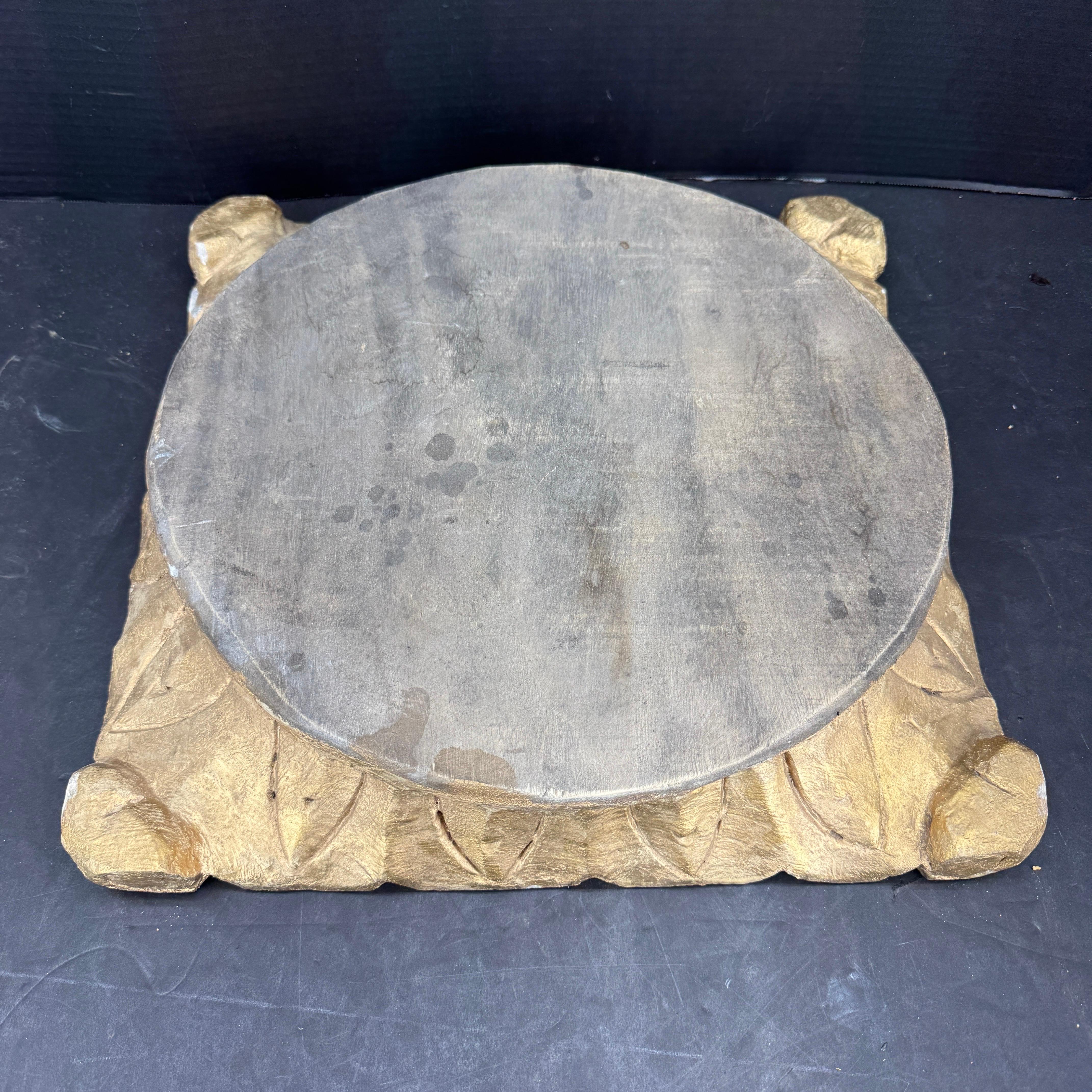 Fait main Grand centre de table architectural en bois du 20e siècle The Pedestal Stand Centerpiece en vente