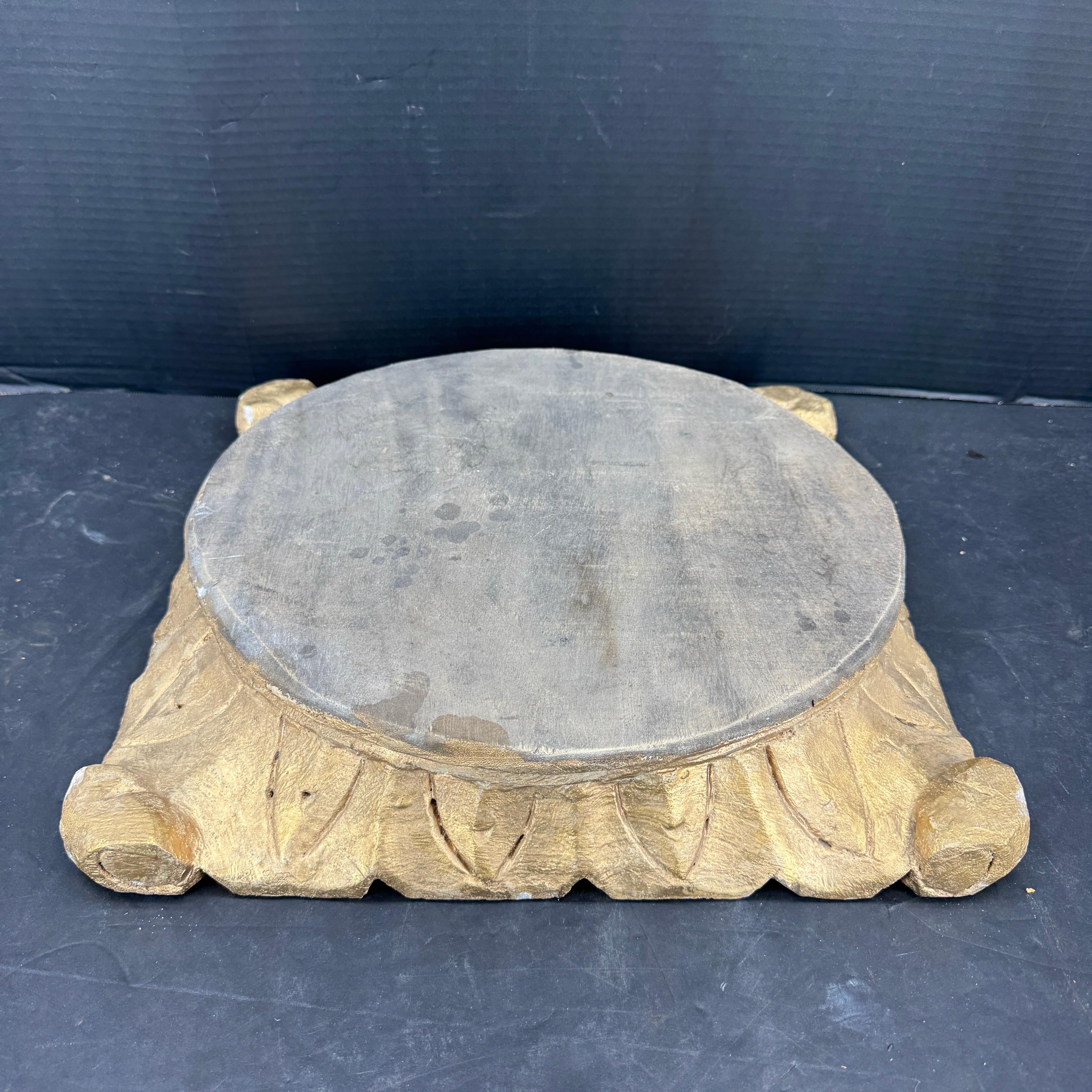 Grand centre de table architectural en bois du 20e siècle The Pedestal Stand Centerpiece en vente 1
