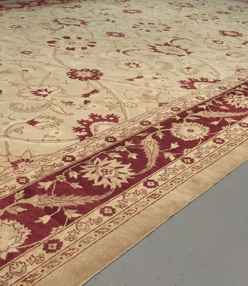 Large 20th Century Ziegler Carpet (Ende des 20. Jahrhunderts) im Angebot