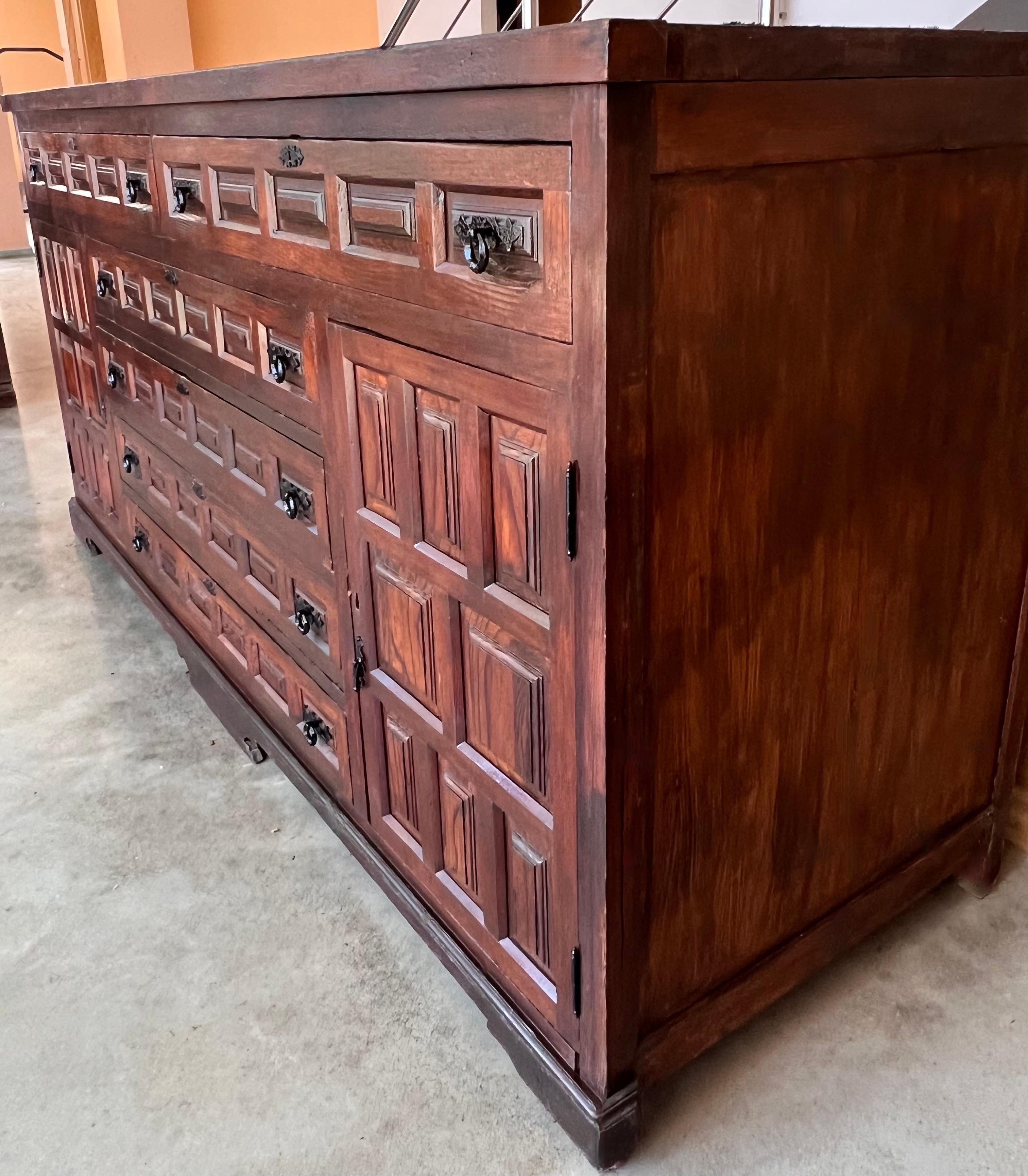 Large 20th Church Spanish Baroque Carved Walnut Tuscan Credenza or Buffet For Sale 2