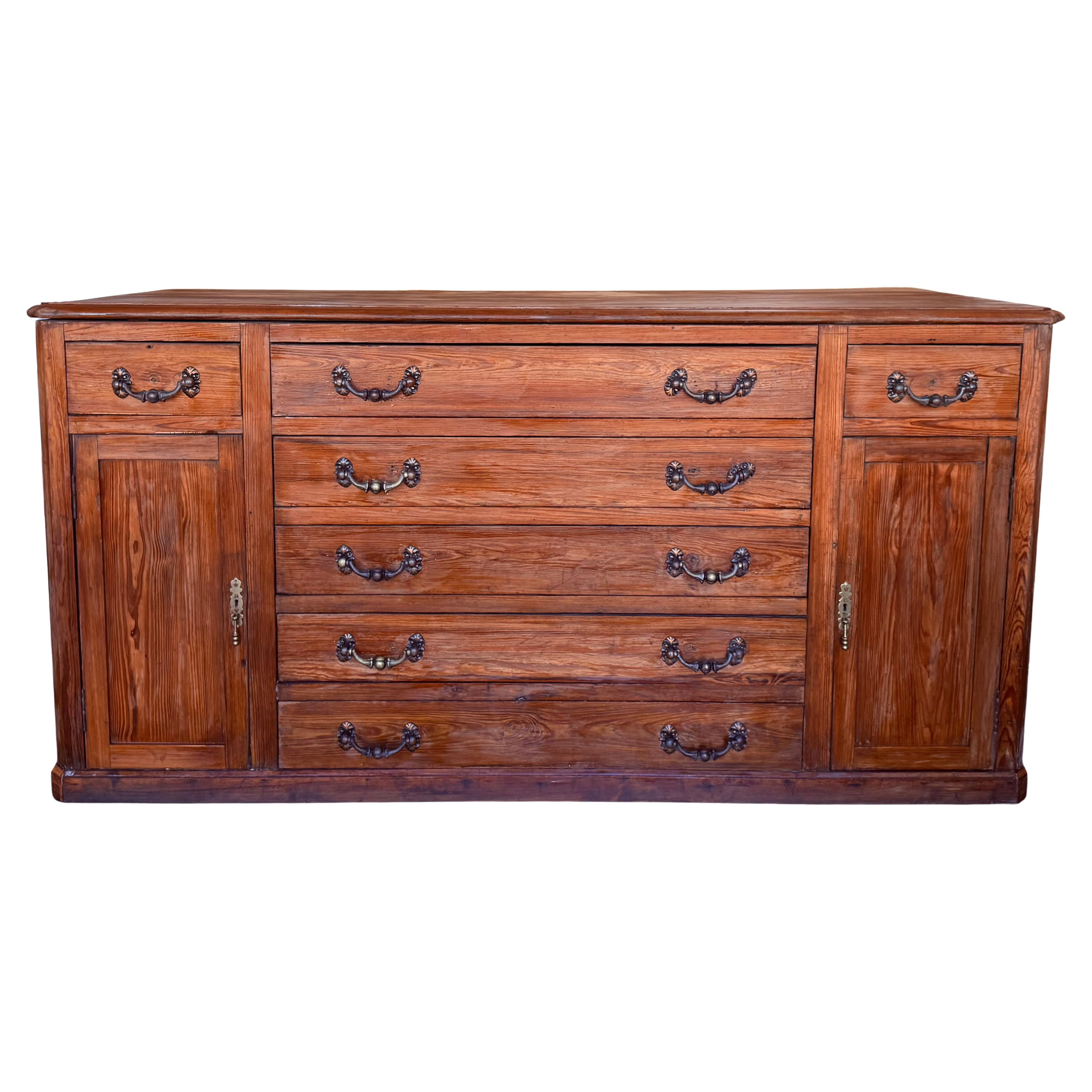 Large 20th Church Spanish Baroque Carved Walnut Tuscan Credenza or Buffet im Angebot