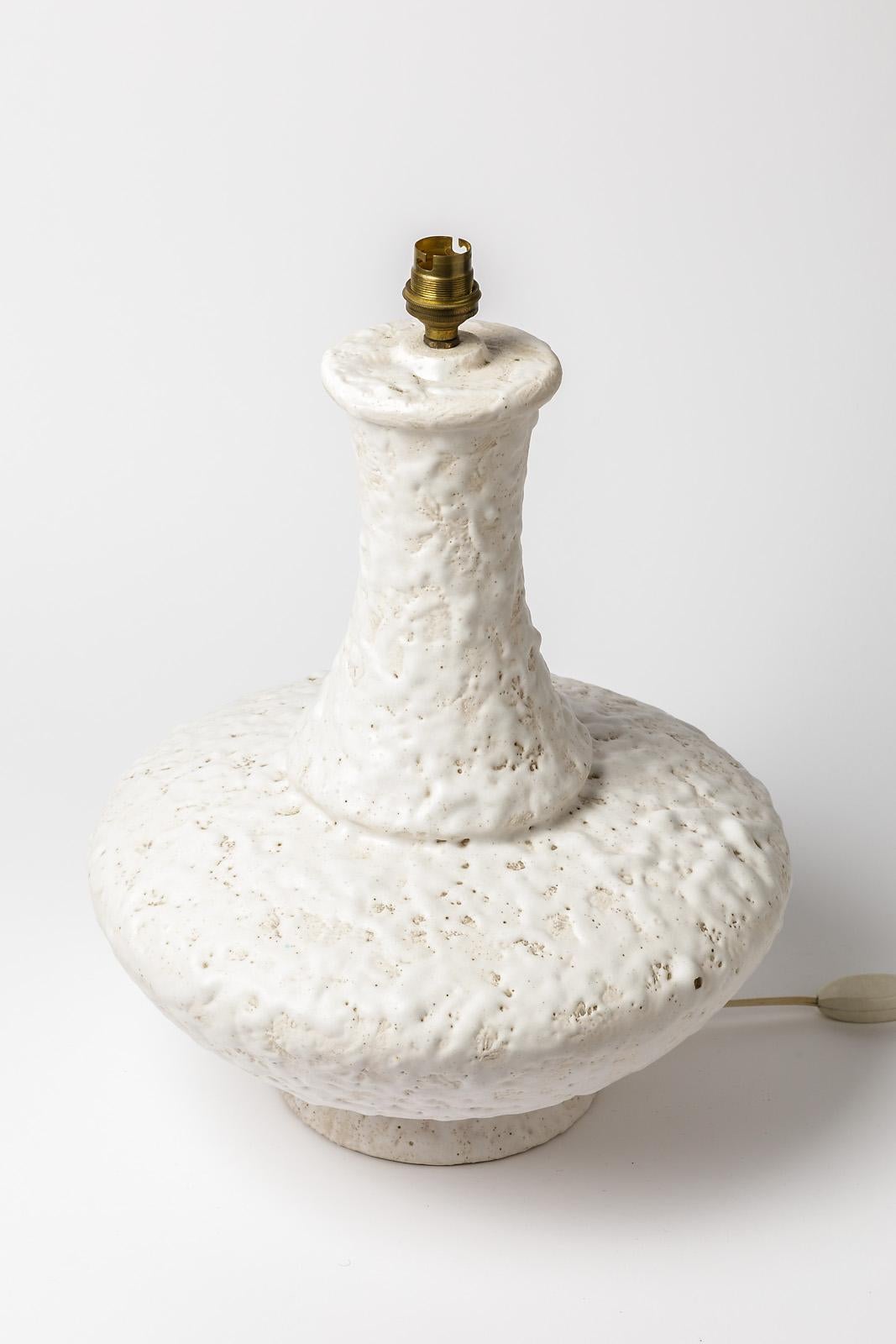 Große Keramik-Tischlampe aus der Mitte des 20. Jahrhunderts, französisches Lichtdesign, abstrakte Glasur (Moderne der Mitte des Jahrhunderts) im Angebot