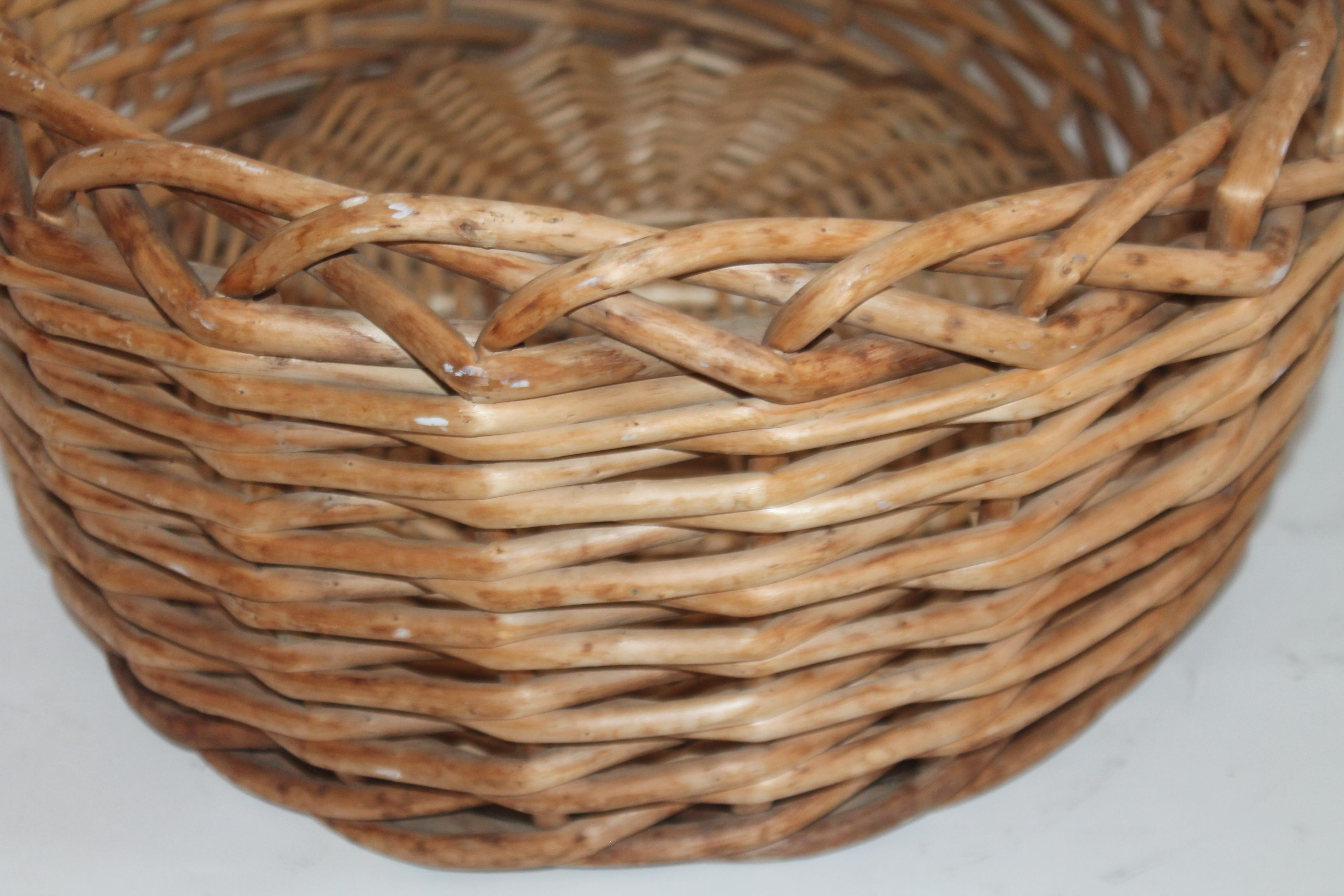 Large 20th Century Rustic Basket In Good Condition For Sale In Los Angeles, CA