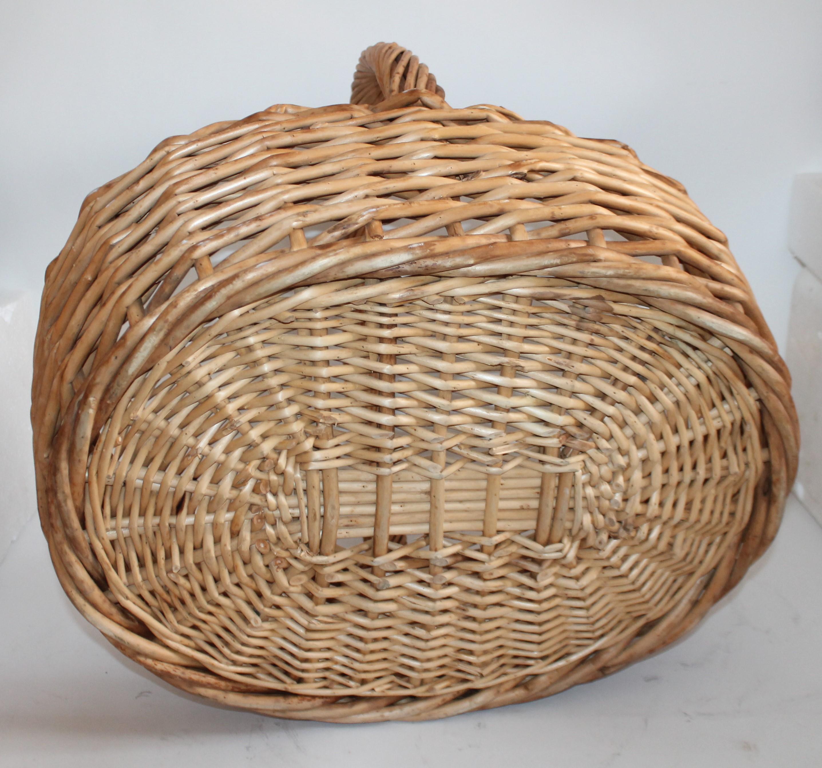 Large 20th Century Rustic Basket For Sale 1