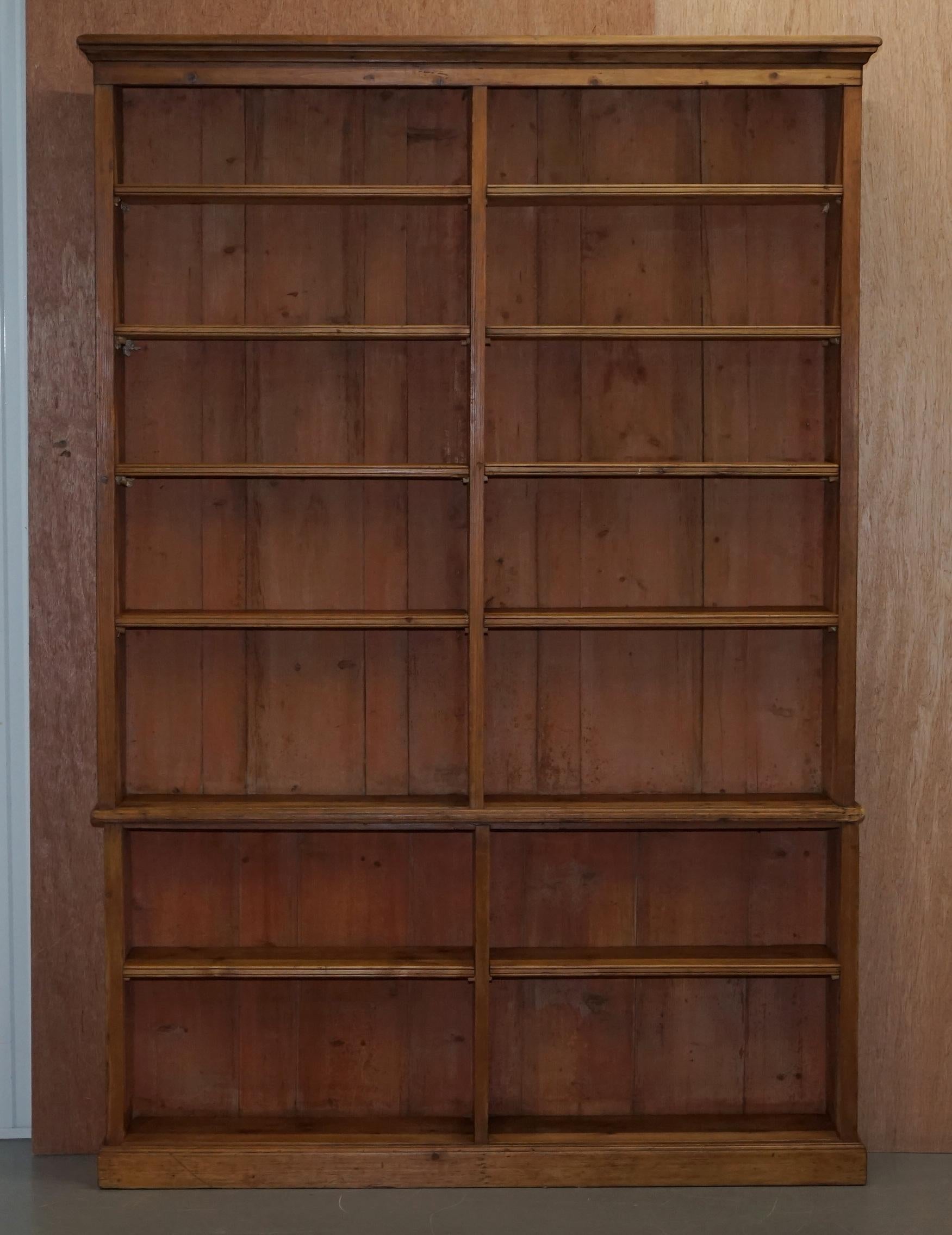 We are delighted to offer for sale this lovely original Victorian pine open Library bookcase with height adjustable shelves

A good example of a nice honest bookcase, the shelves are removable and or height adjustable, this is an open bookcase so