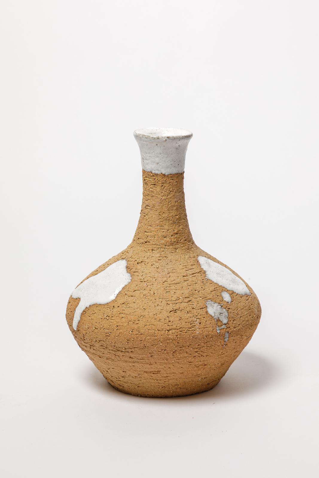 Moderno Grande vaso in ceramica stonewware bianco e marrone del 21° secolo, design ATOI 2010 in vendita