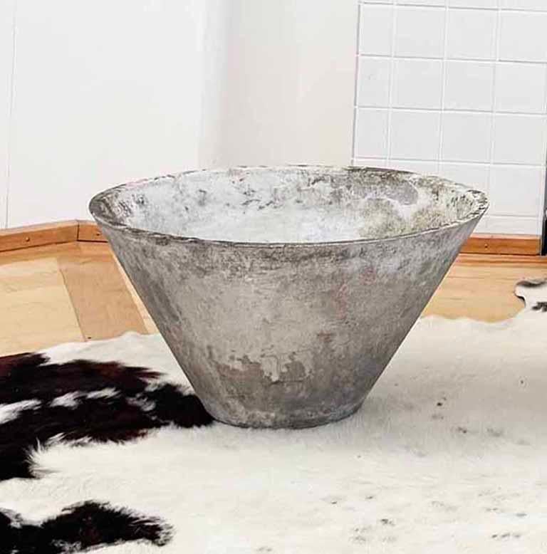 Grande vaso in cemento conico da 22