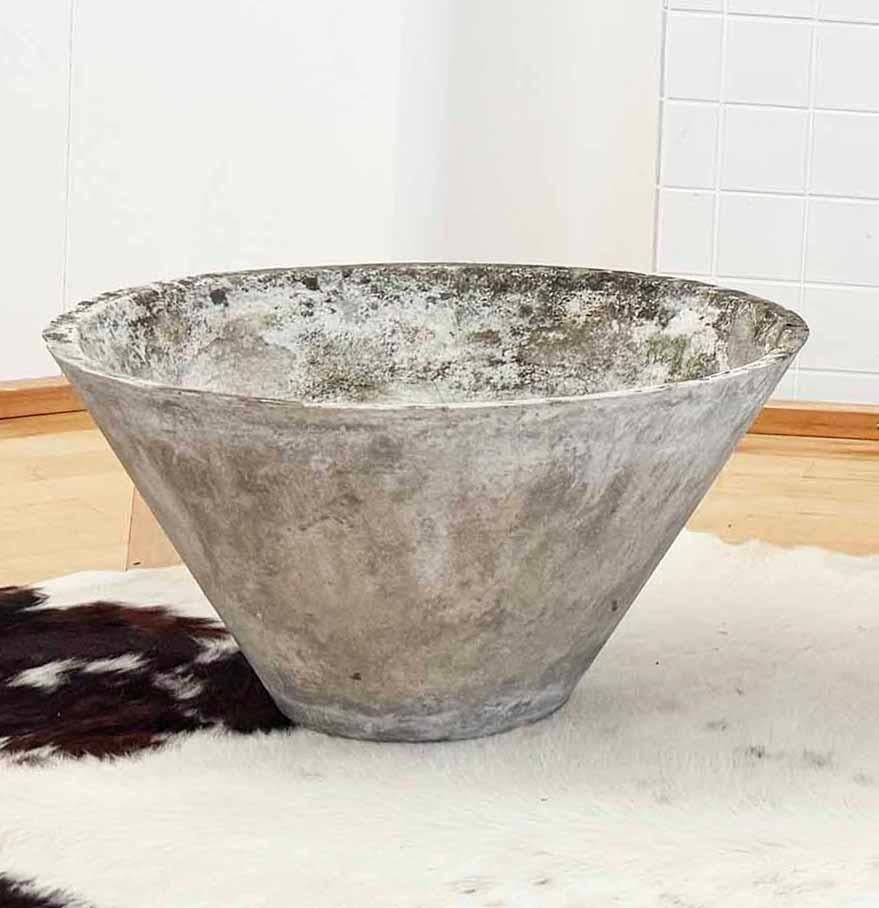 Grande vaso in cemento conico da 22