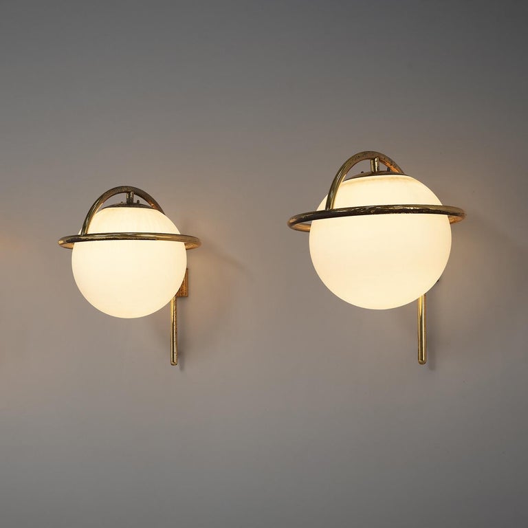 Italian Wall Lights in Brass and Opaline Glass In Good Condition For Sale In Waalwijk, NL