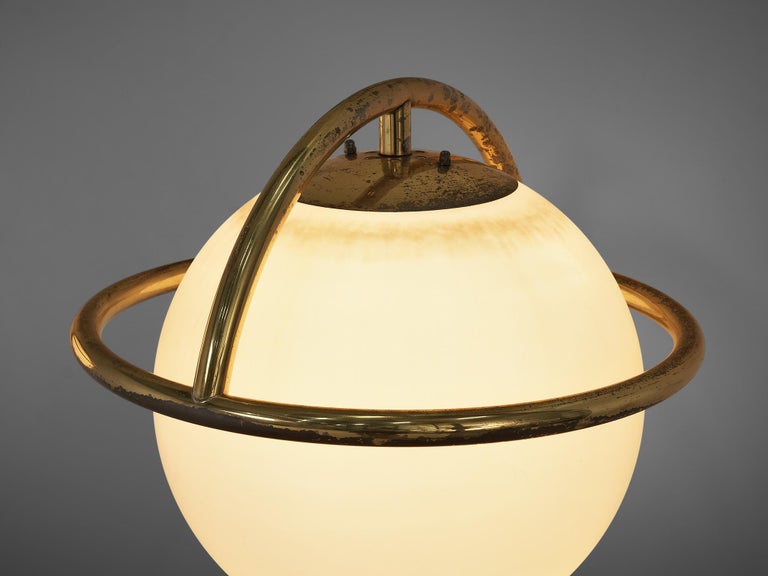 Italian Wall Lights in Brass and Opaline Glass For Sale 1