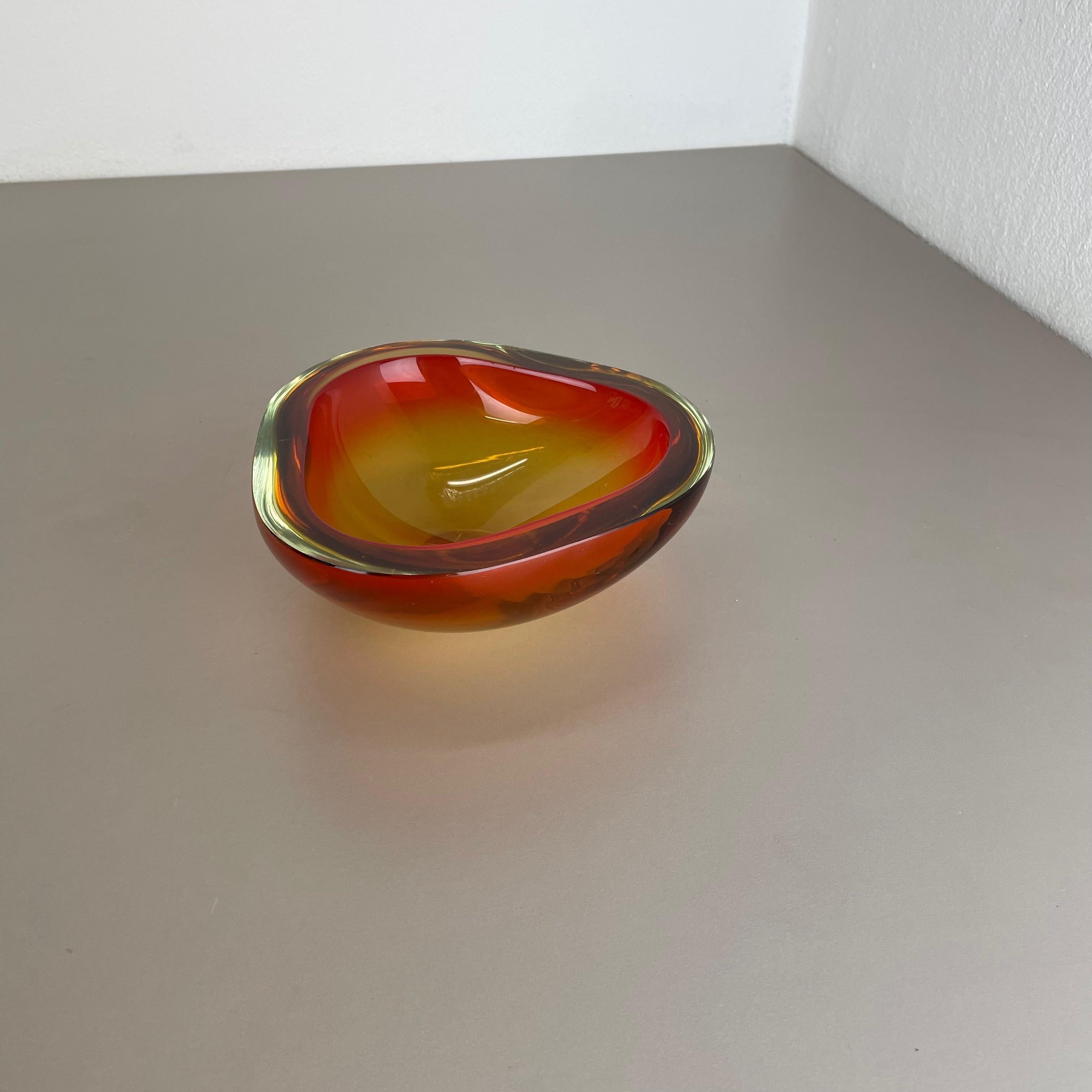 Article:

Murano glass bowl, shell element


Origin:

Murano, Italy


Decade:

1970s



This original vintage glass element was produced in the 1970s in Murano, Italy. It is made of solid heavy glass and has a fantastic organic form.