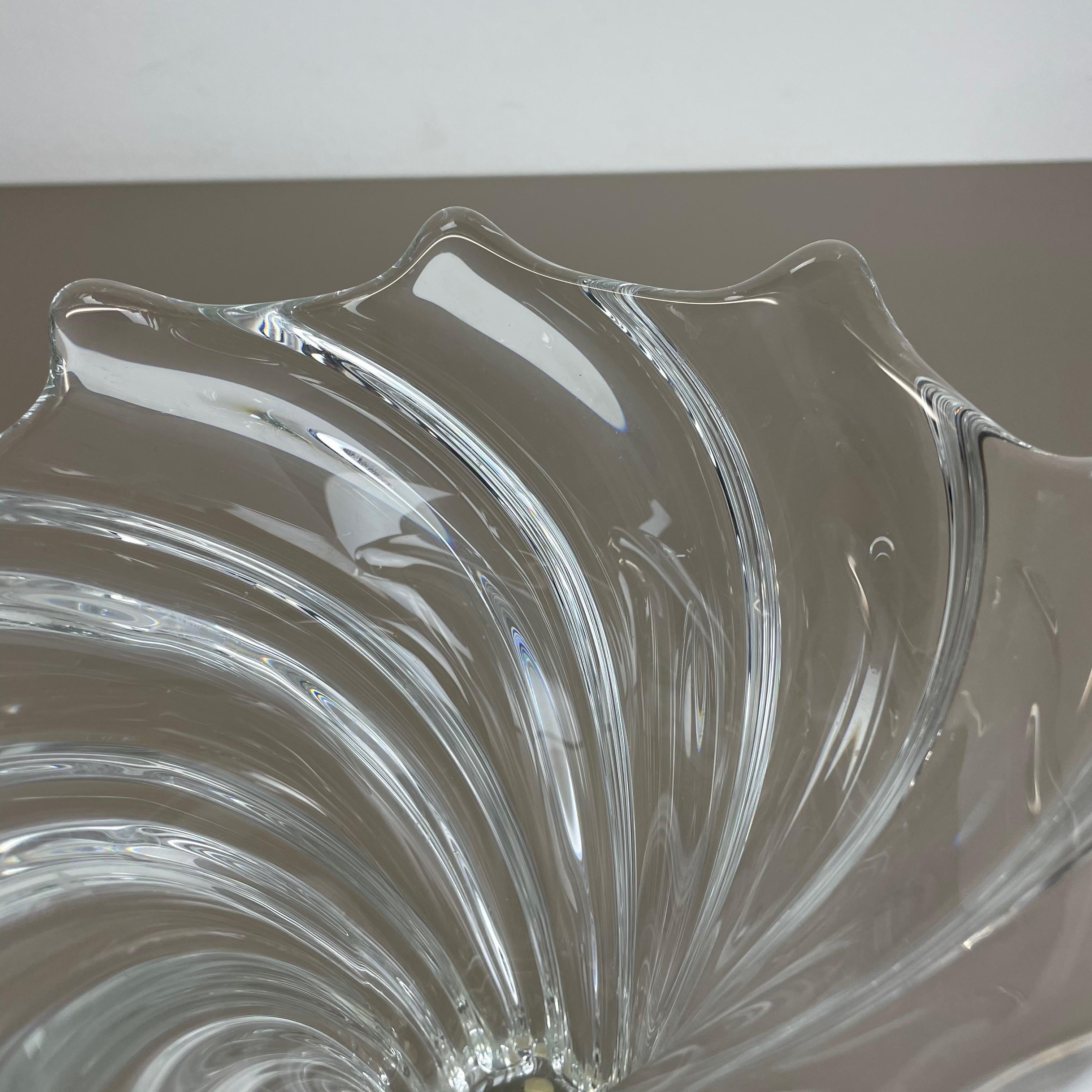 Grande coupe vase en cristal floral par Art Vannes:: France:: 1970 Bon état à Kirchlengern, DE