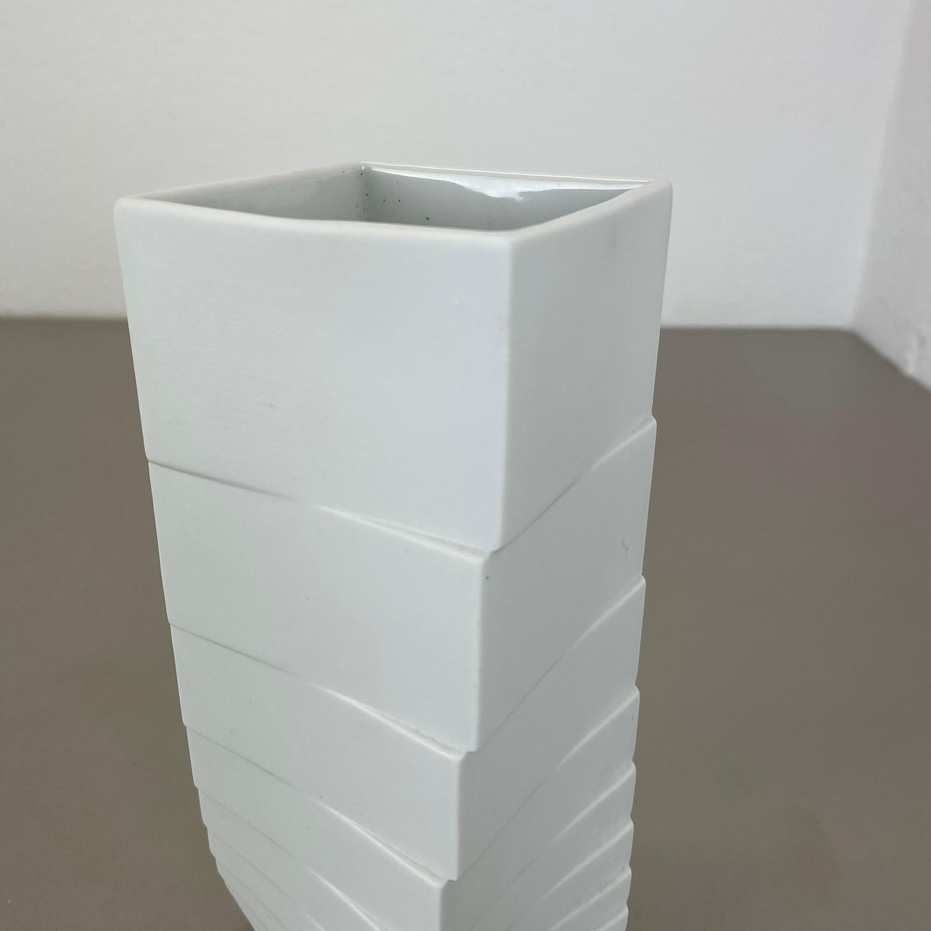 XX secolo Grande vaso OP Art Vase di 22 cm Vaso in porcellana di Martin Freyer per Rosenthal, Germania in vendita