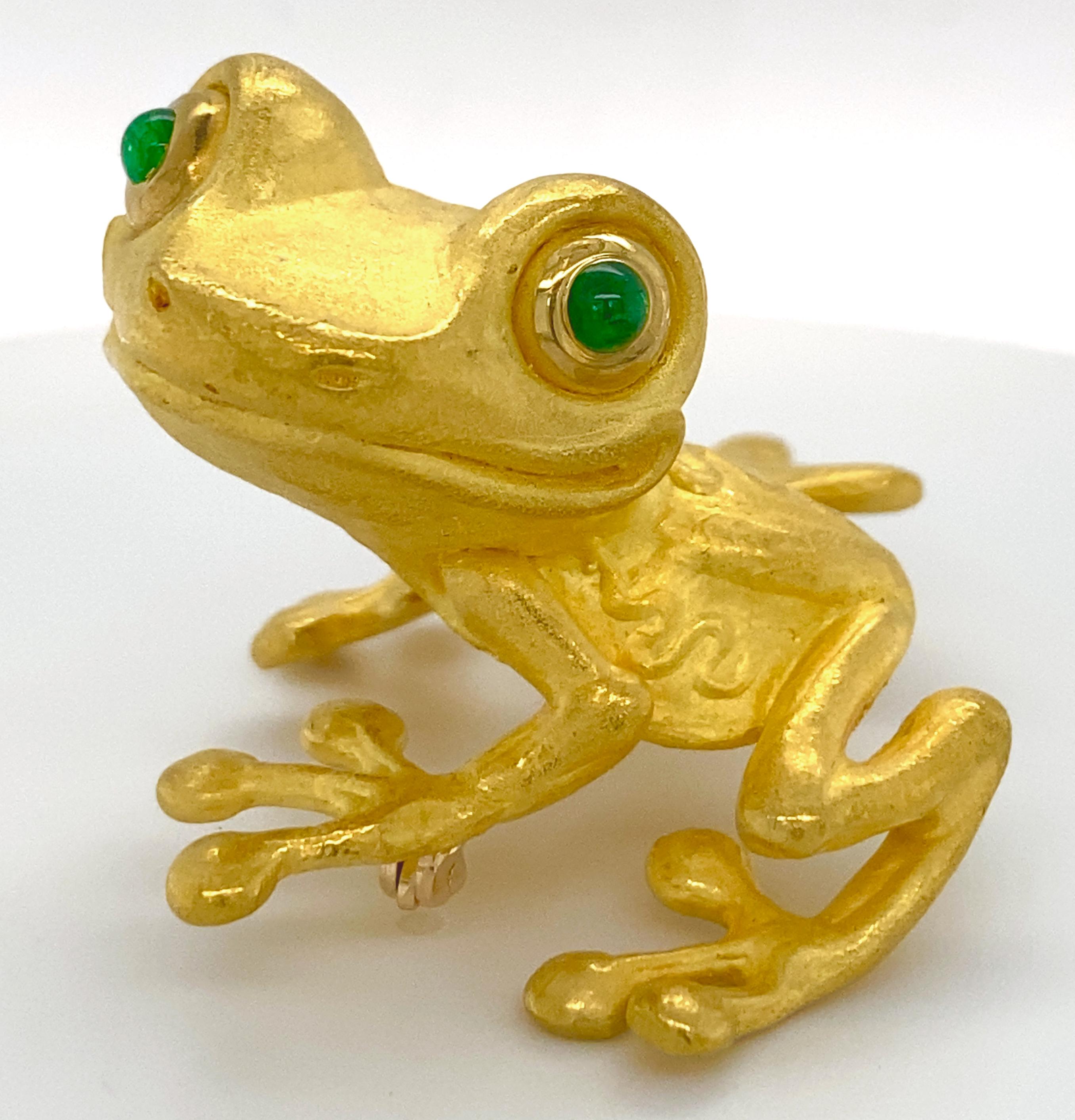 Women's or Men's Large 22K Yellow Gold Tree Frog Brooch with Emerald Eyes